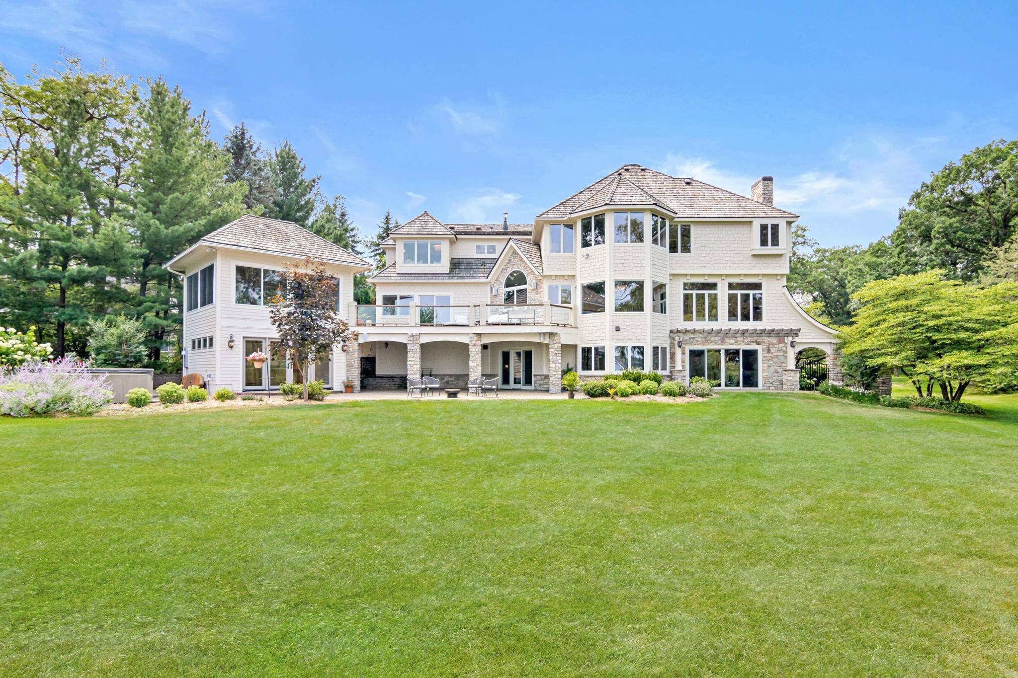5312 Lexington AVE N, Shoreview, MN 55126