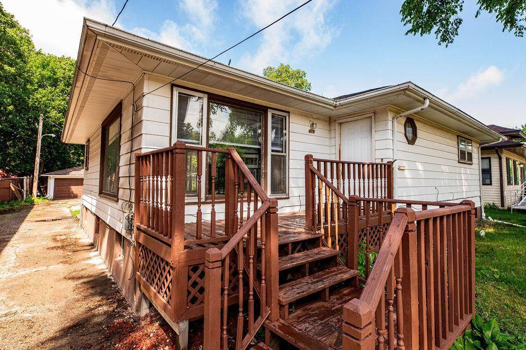 415 10th ST S, Moorhead, MN 56560