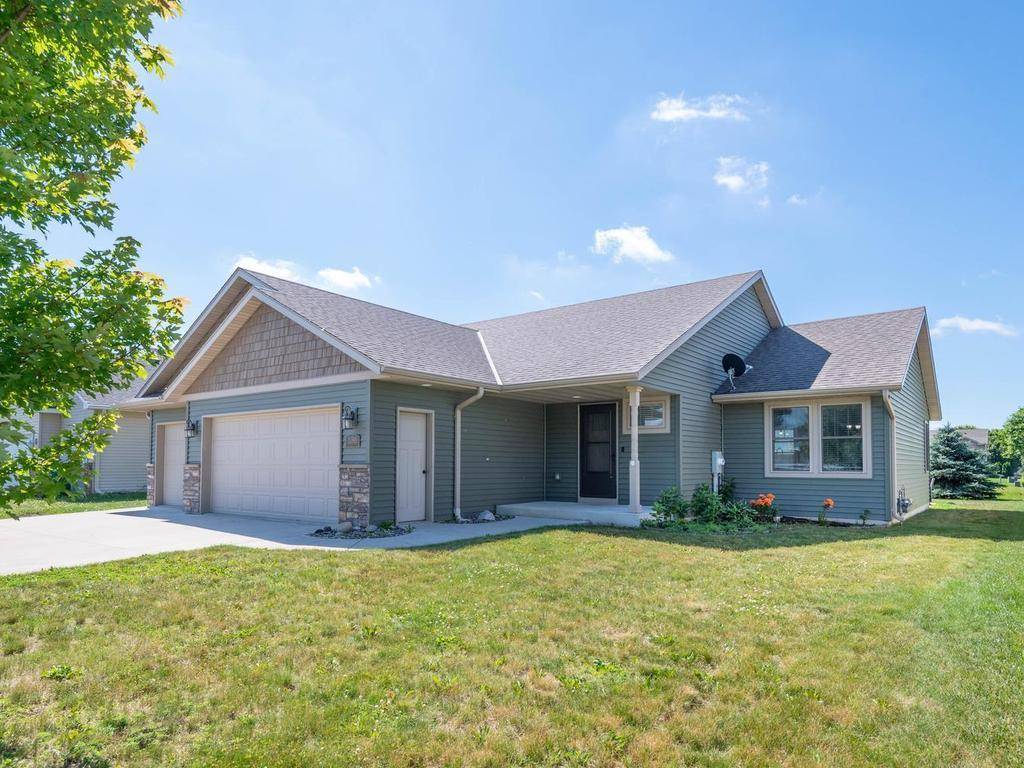 1180 Farmers LN, Belle Plaine, MN 56011