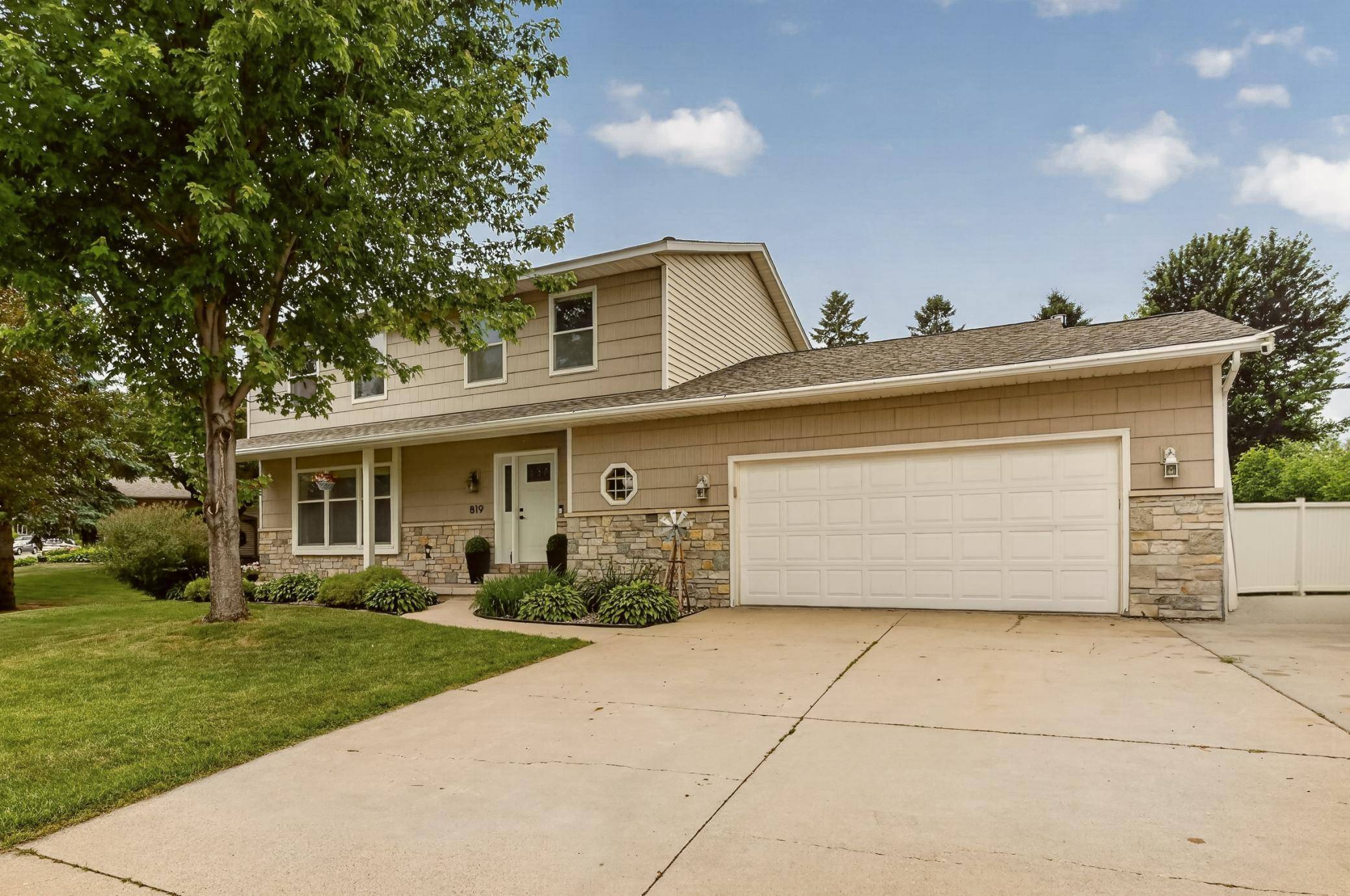 819 3 1/2 AVE NW, Byron, MN 55920