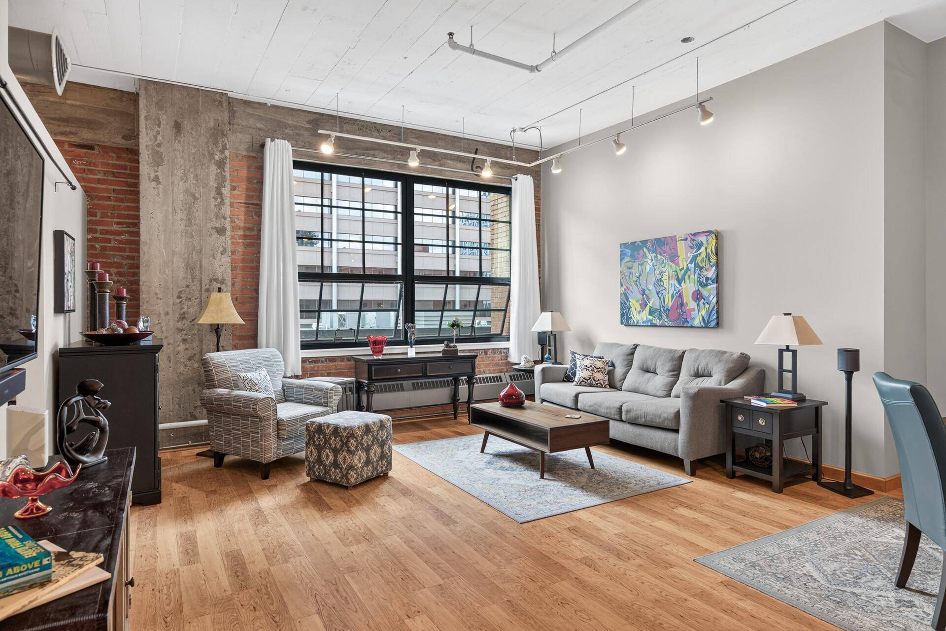 250 Park AVE #502, Minneapolis, MN 55415