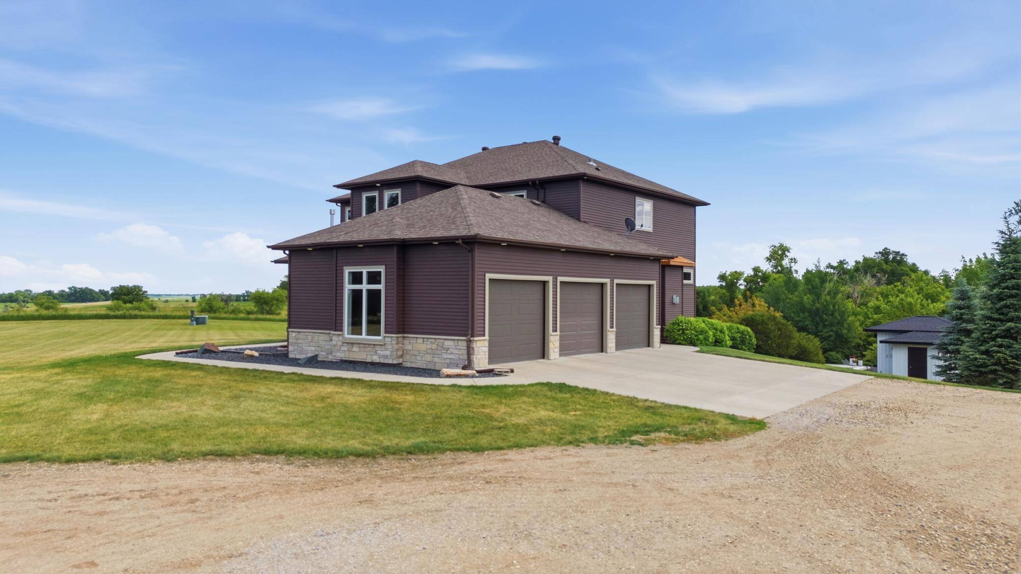 15792 Highway 46, Kindred, ND 58051