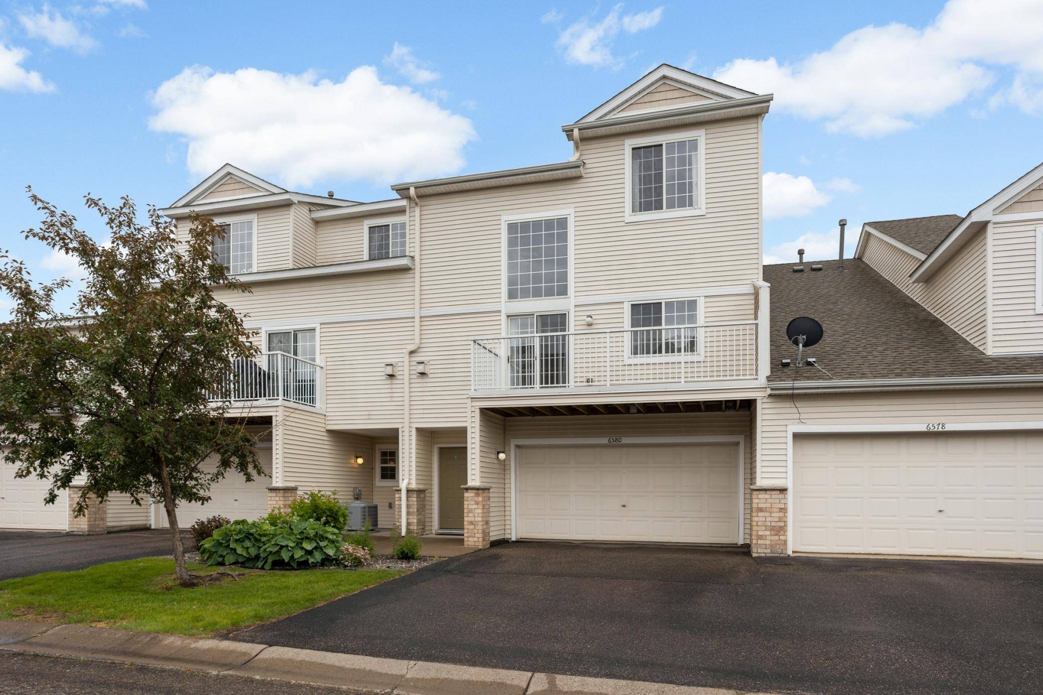 6580 Olive LN N, Maple Grove, MN 55311