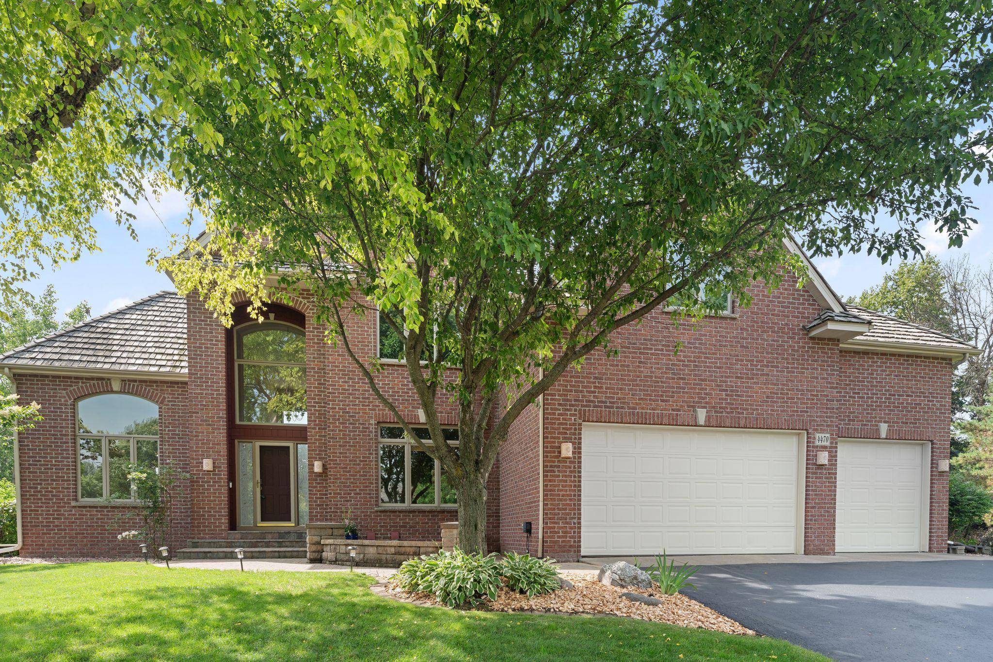4470 Garland LN N, Plymouth, MN 55446