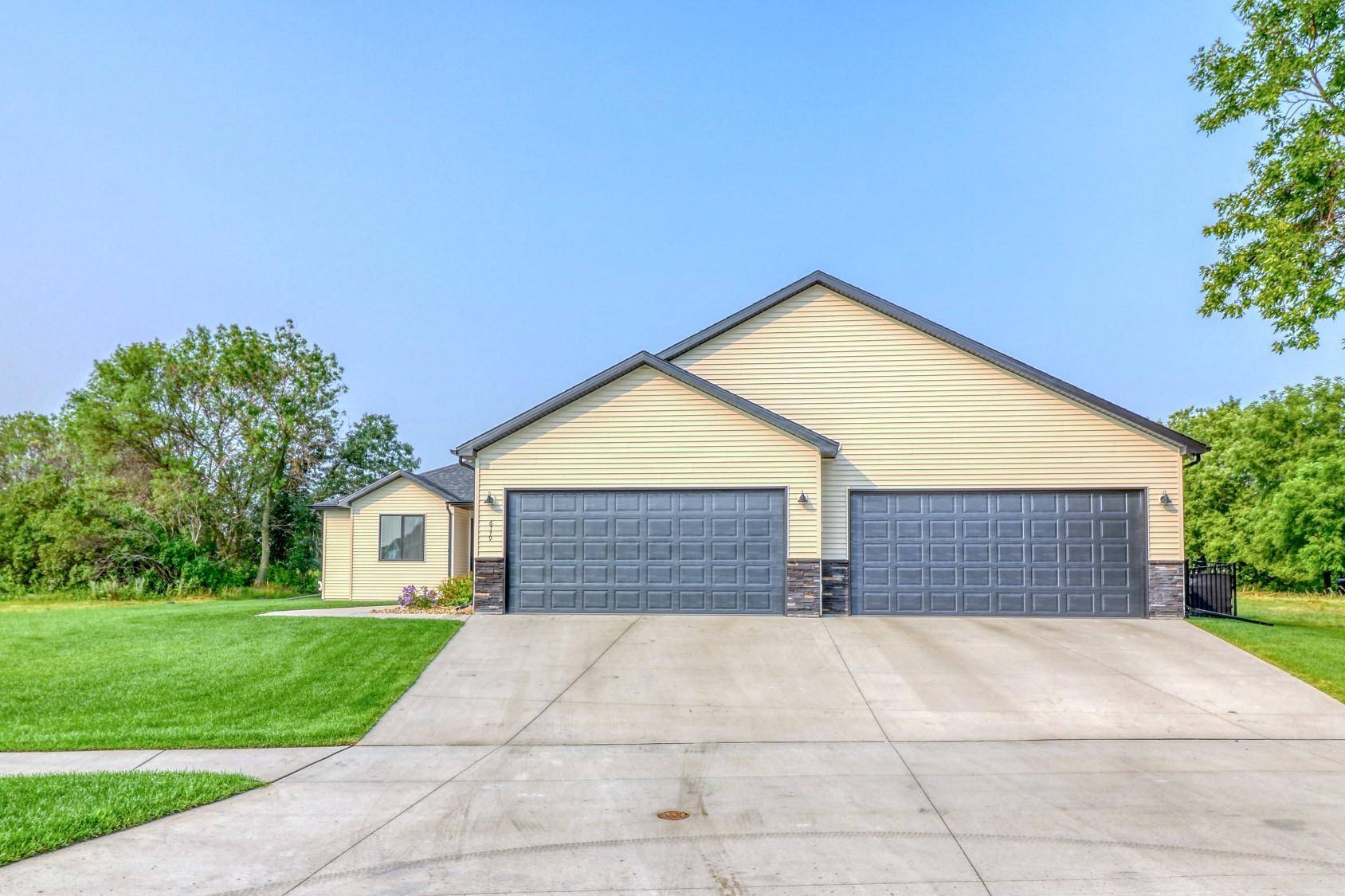 6779 Ashwood LOOP S, Fargo, ND 58104