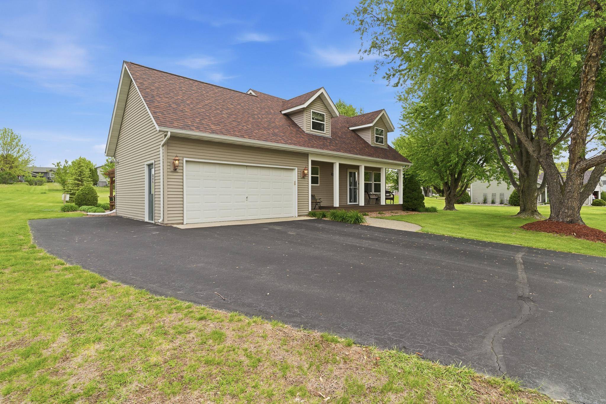 4488 Roberds Lake TRL, Faribault, MN 55021