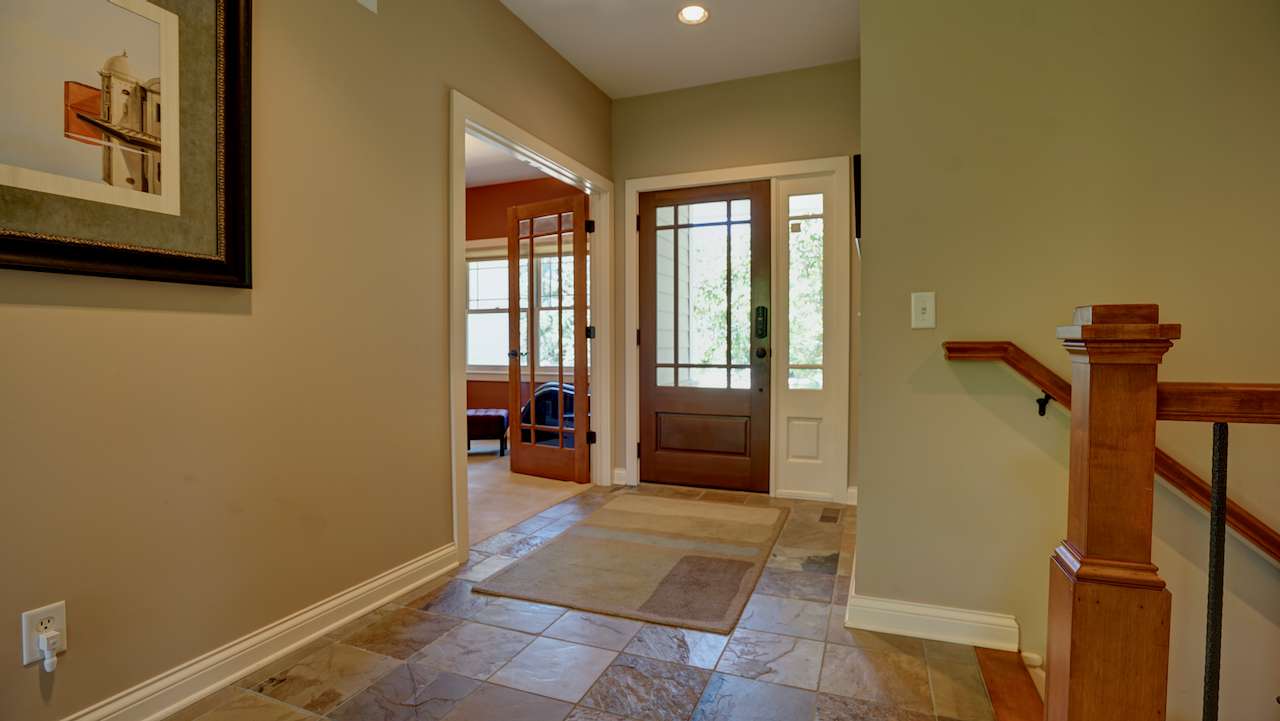 6065 SEAMANS DR, Shorewood, MN 55331