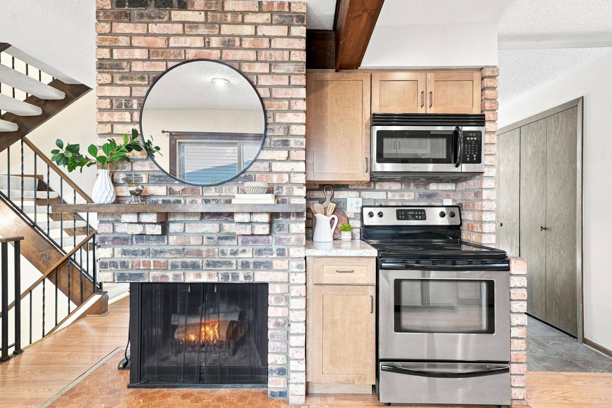 5486 W Bavarian PASS, Fridley, MN 55432