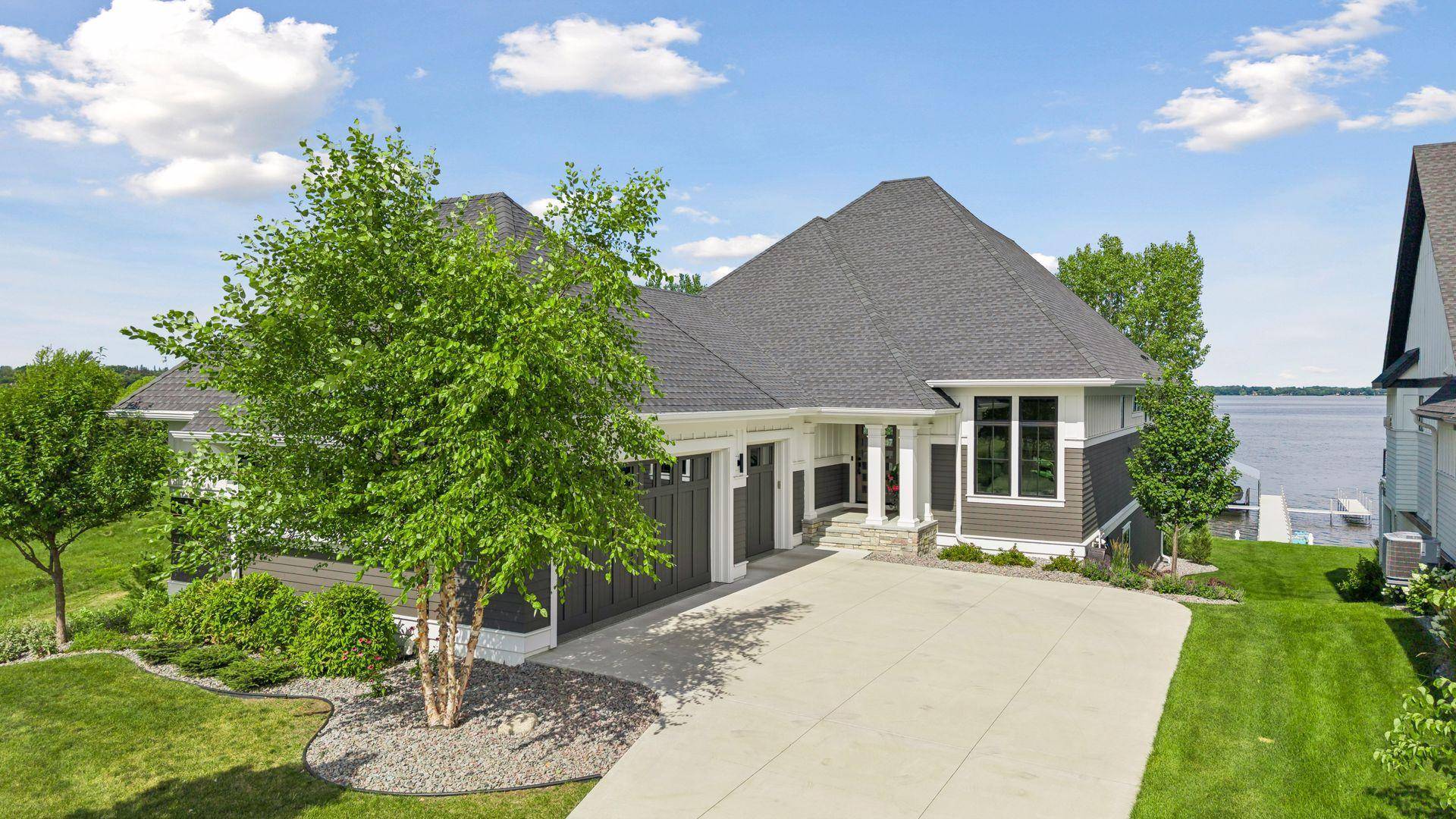 161 Lakeshore CIR, Waconia, MN 55387