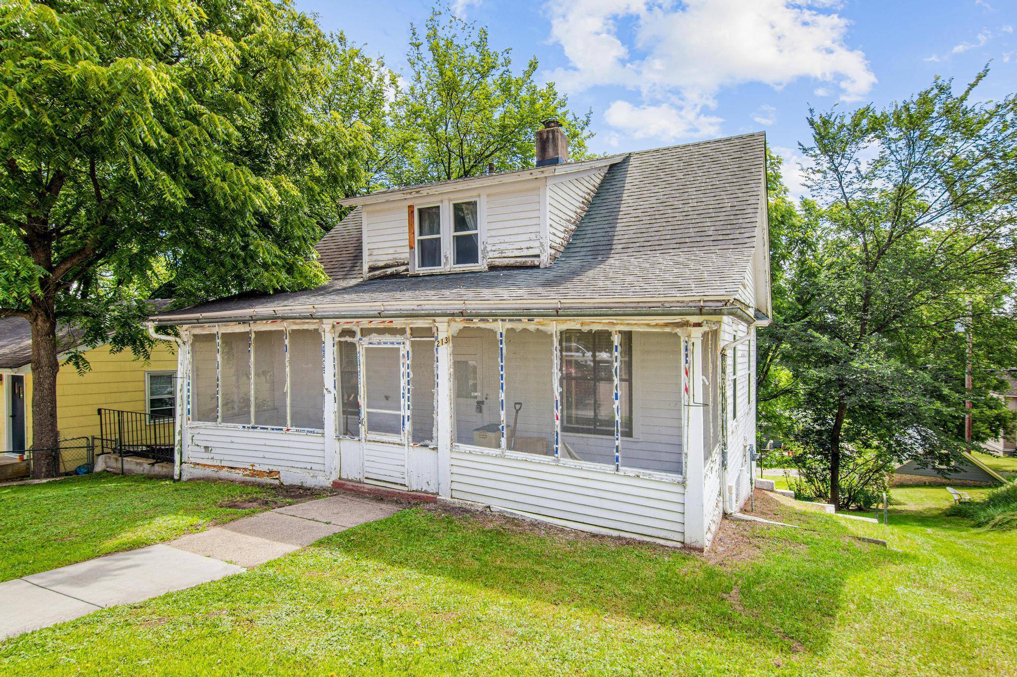 213 4TH ST W, Carver, MN 55315