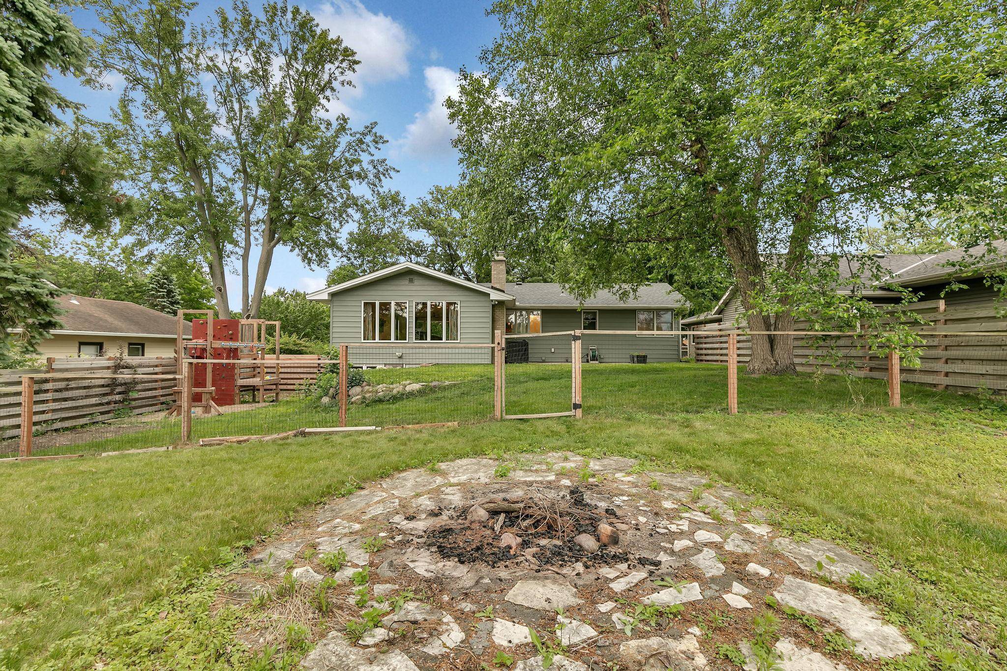 705 W River ST, Monticello, MN 55362