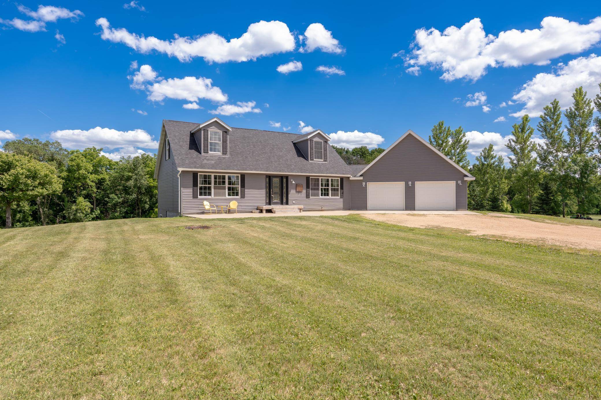 38653 Woodview CIR, Le Center, MN 56057