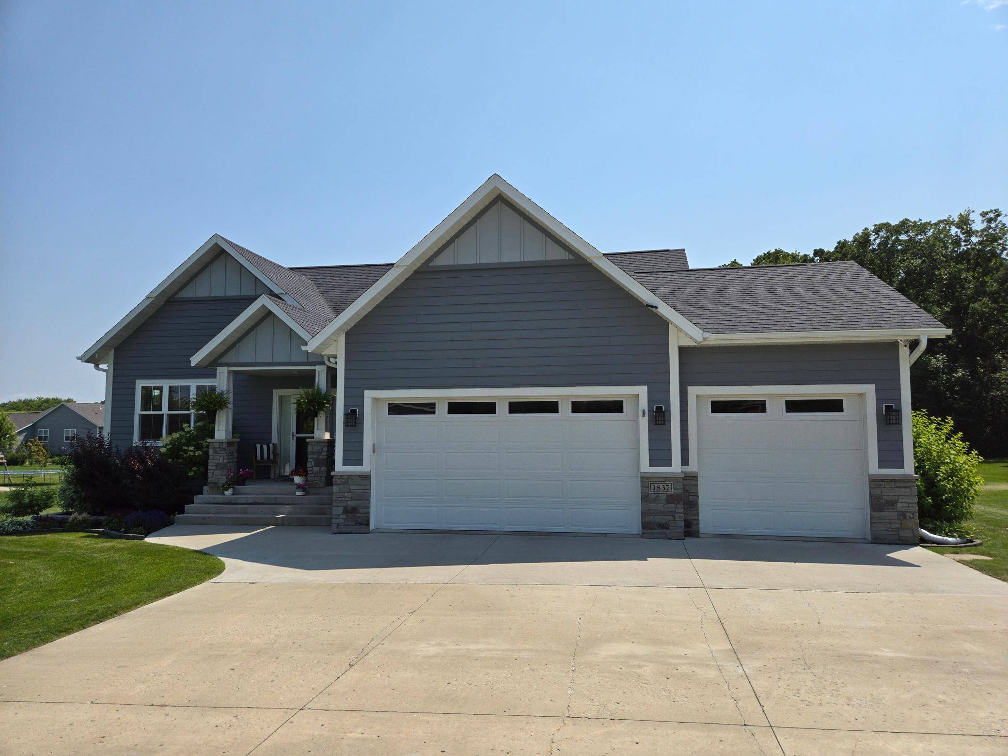 1837 Spruce Grove TRL, Detroit Lakes, MN 56501