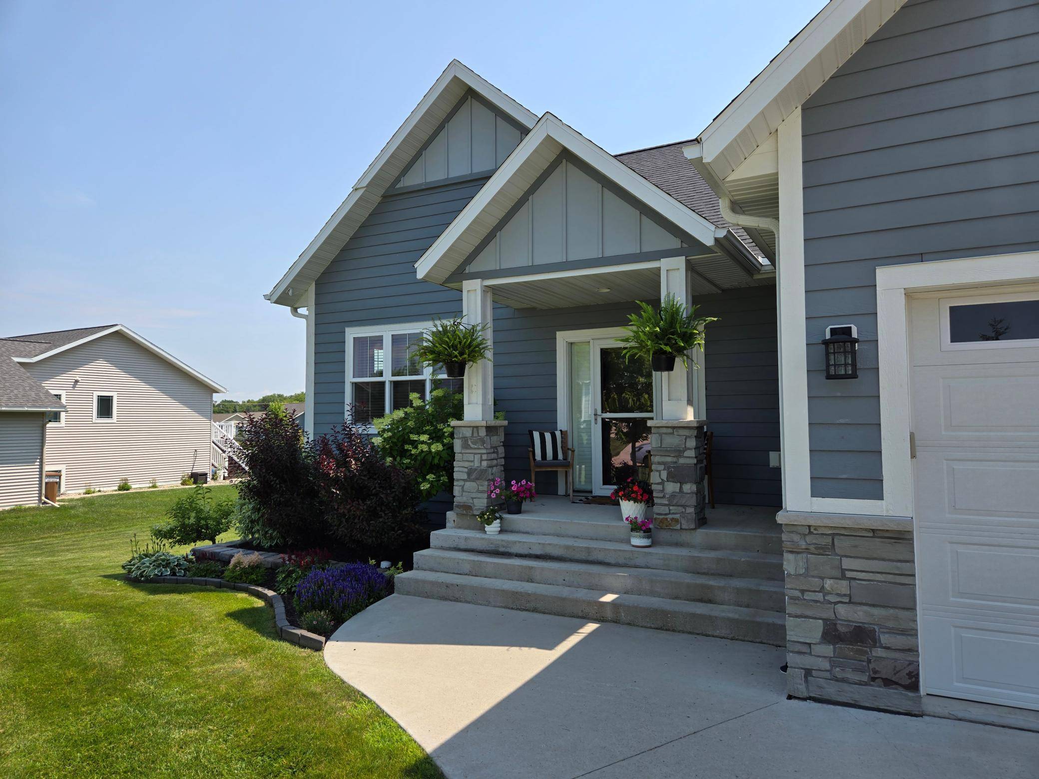 1837 Spruce Grove TRL, Detroit Lakes, MN 56501