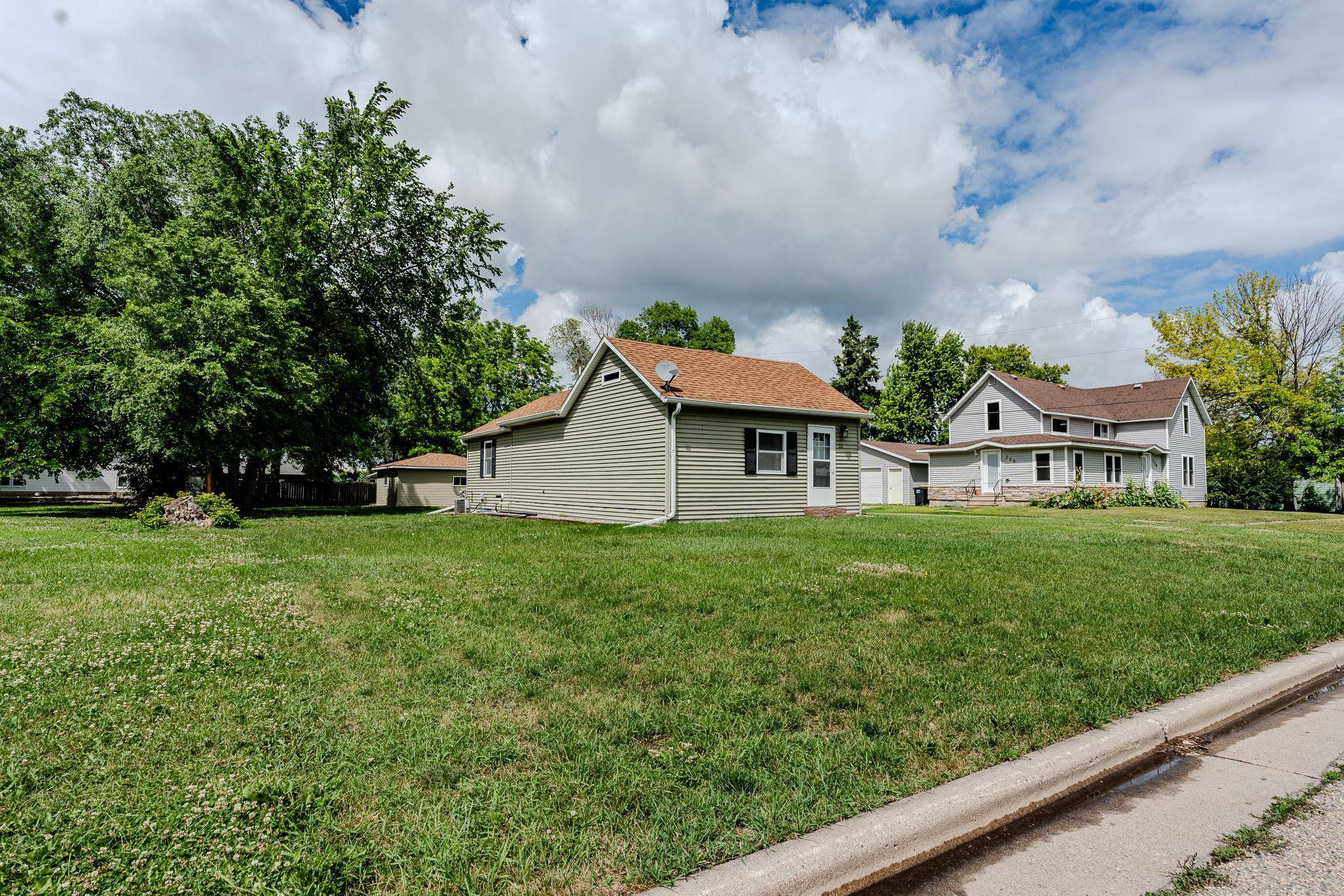 212 3rd ST N, Casselton, ND 58012