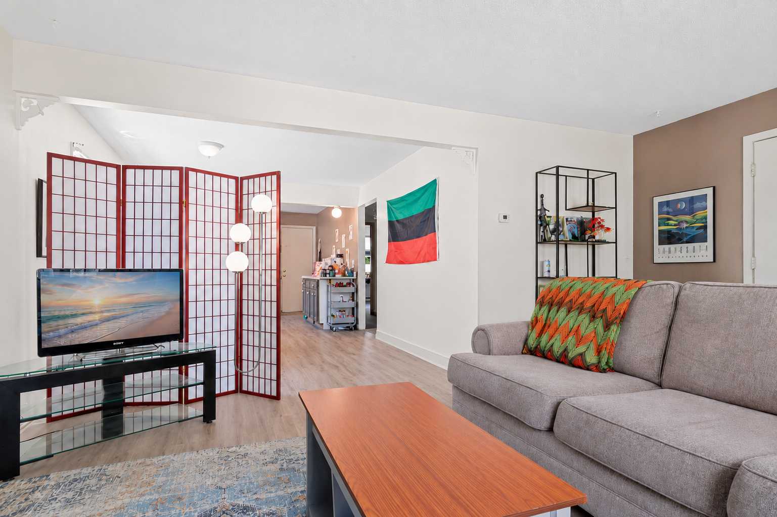 921 Weeks AVE SE, Minneapolis, MN 55414