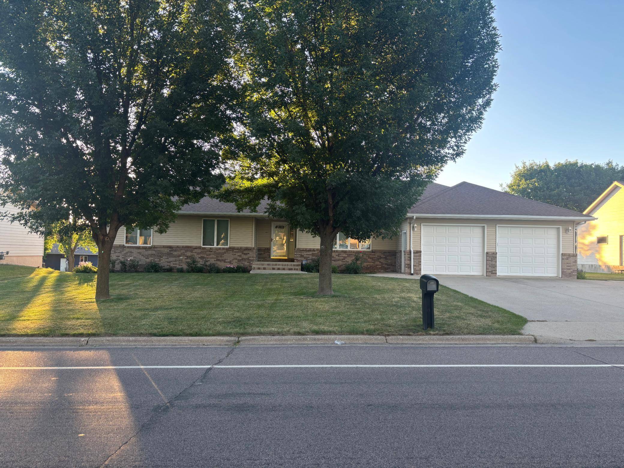 401 S Bruce ST S, Marshall, MN 56258
