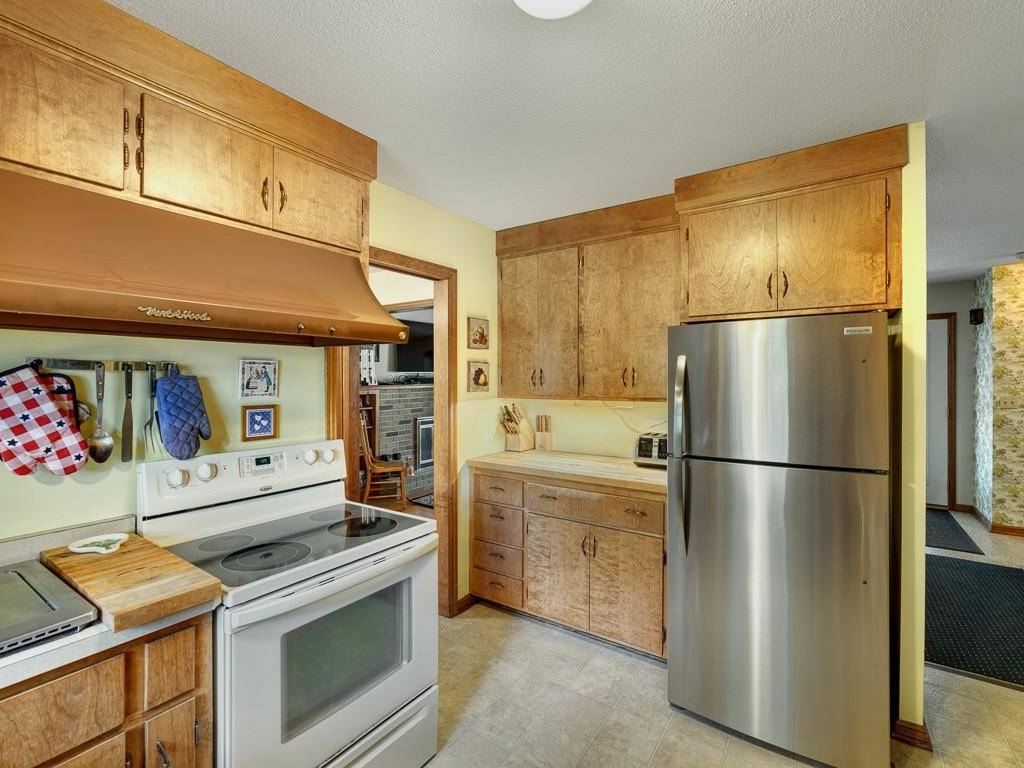 806 Myrtle ST, Hudson, WI 54016