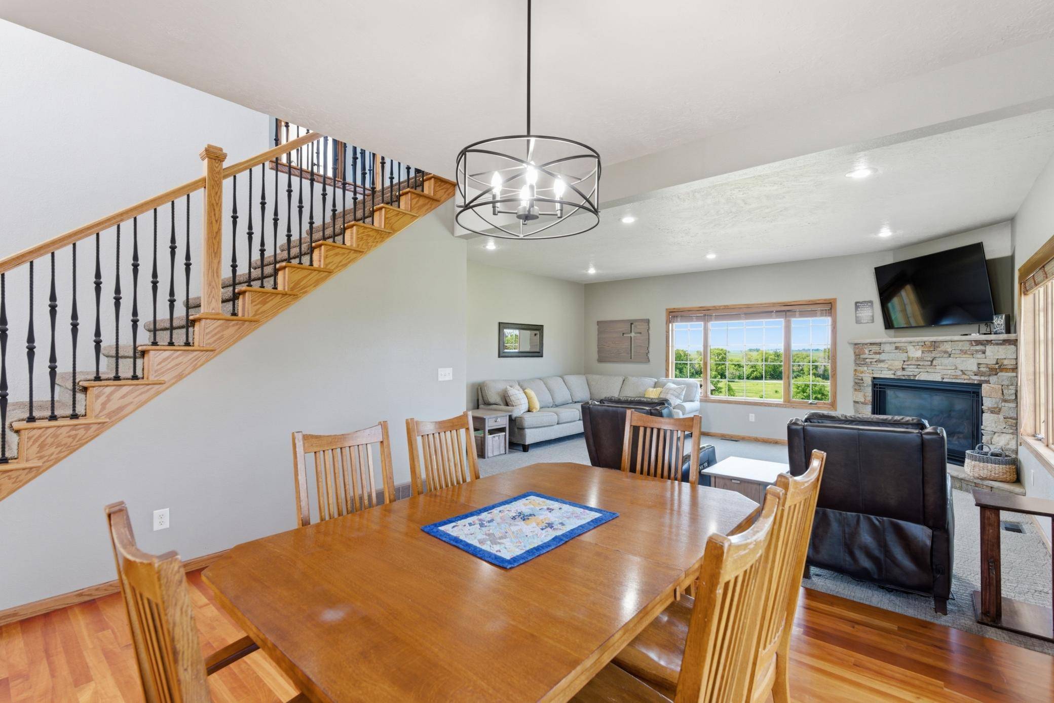 605 E 2nd AVE, Beaver Creek, MN 56116