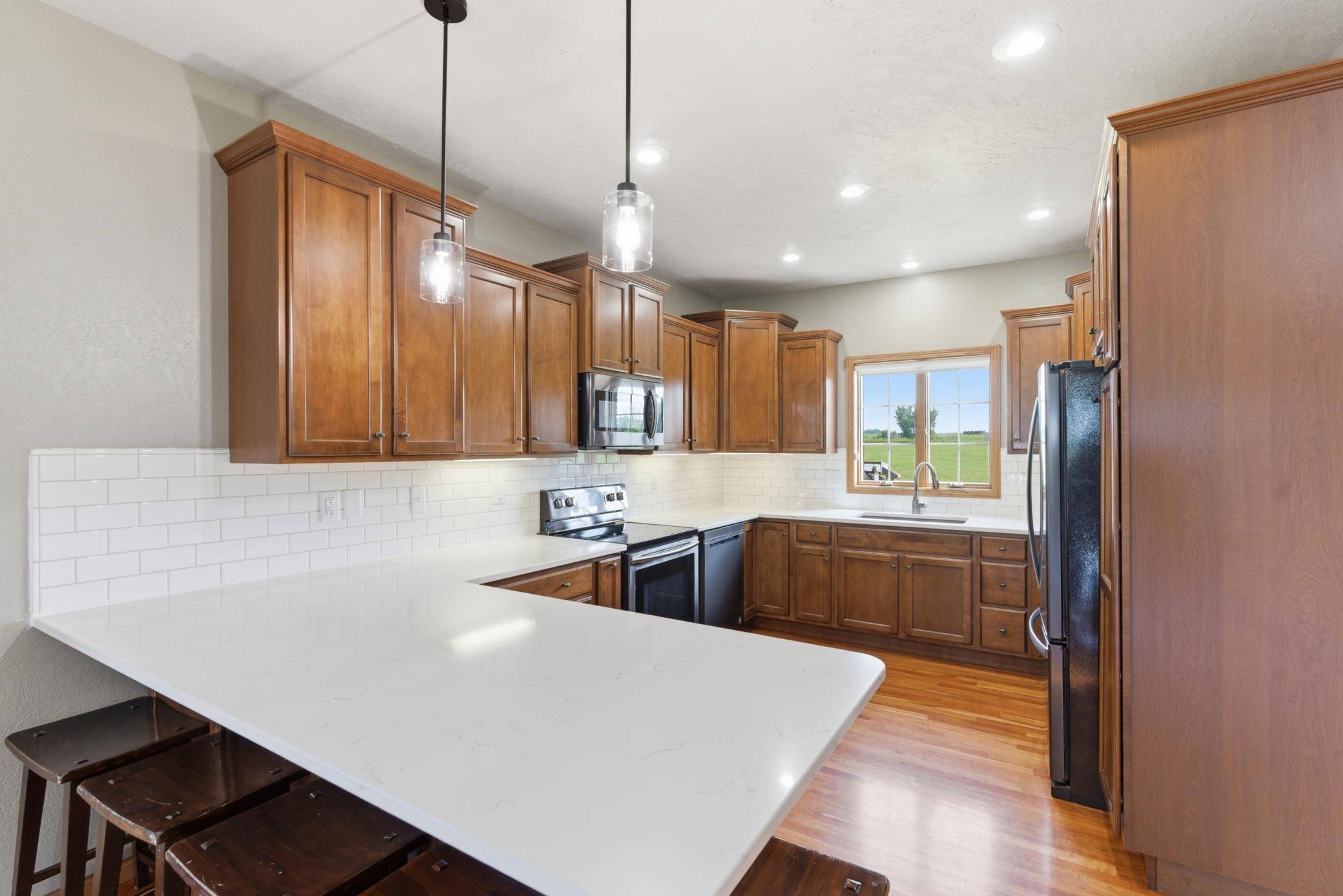 605 E 2nd AVE, Beaver Creek, MN 56116