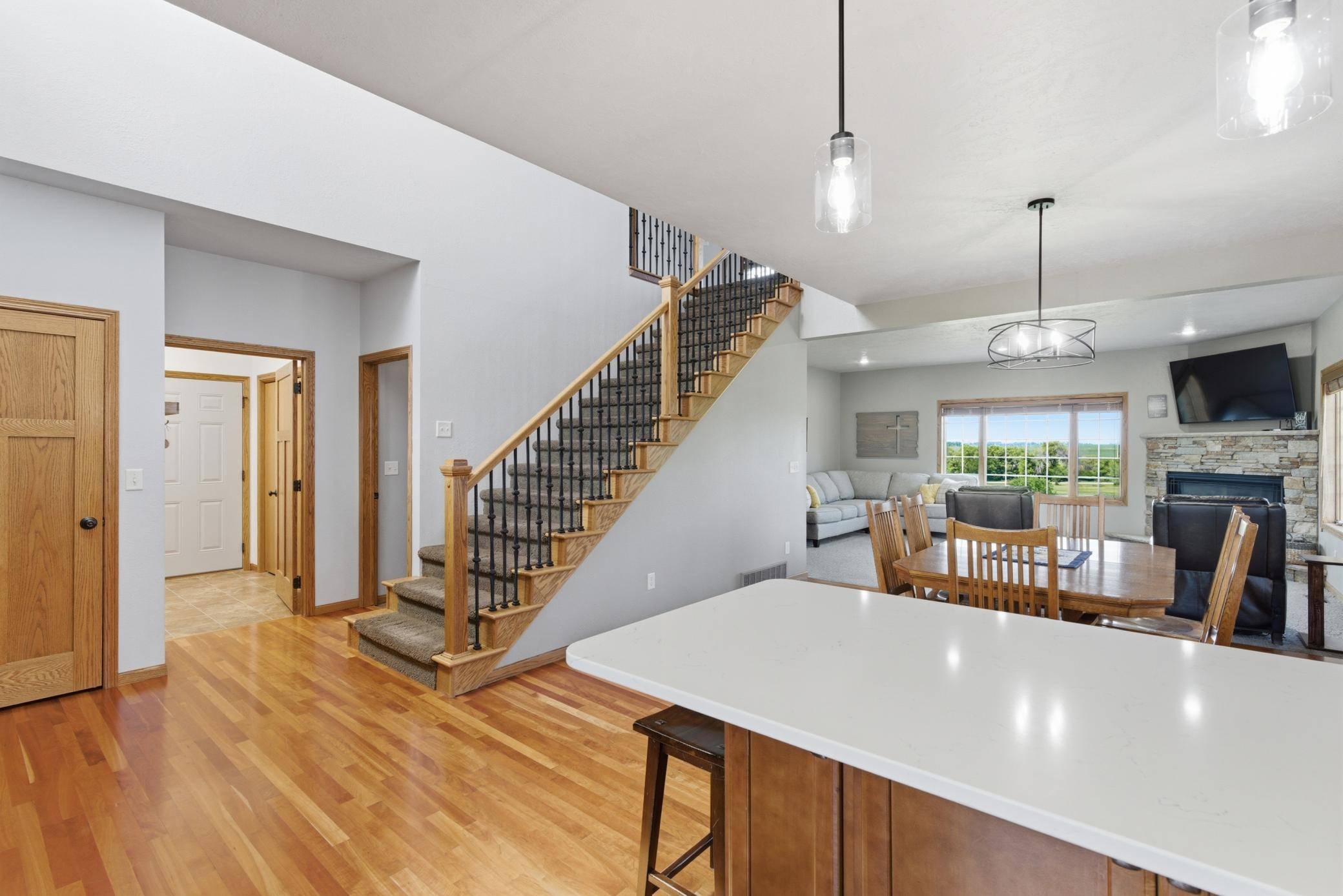 605 E 2nd AVE, Beaver Creek, MN 56116