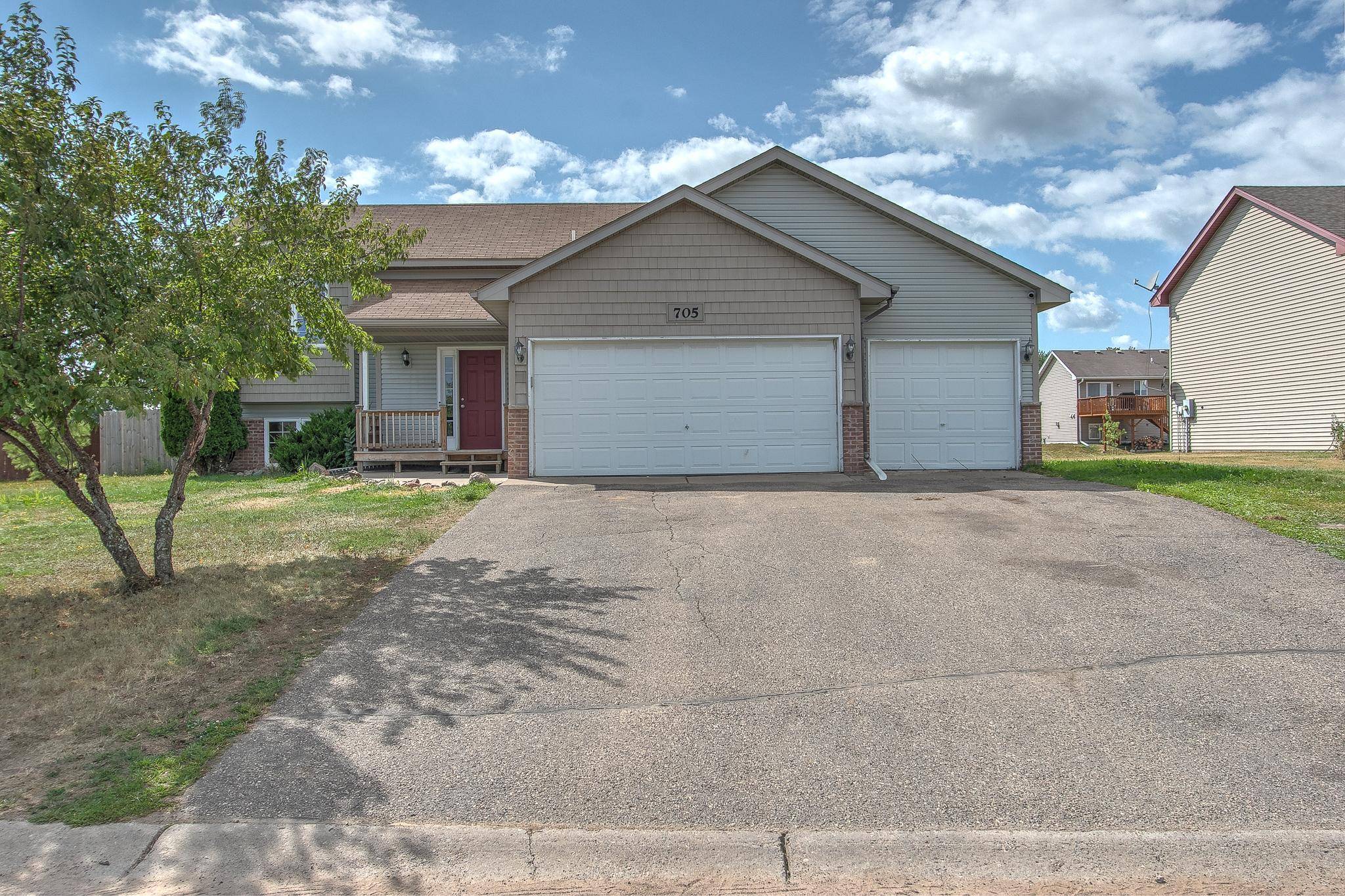 705 Bluebird ST, Mora, MN 55051