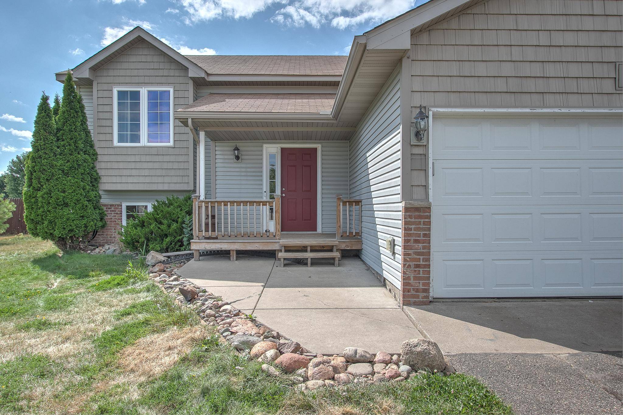 705 Bluebird ST, Mora, MN 55051