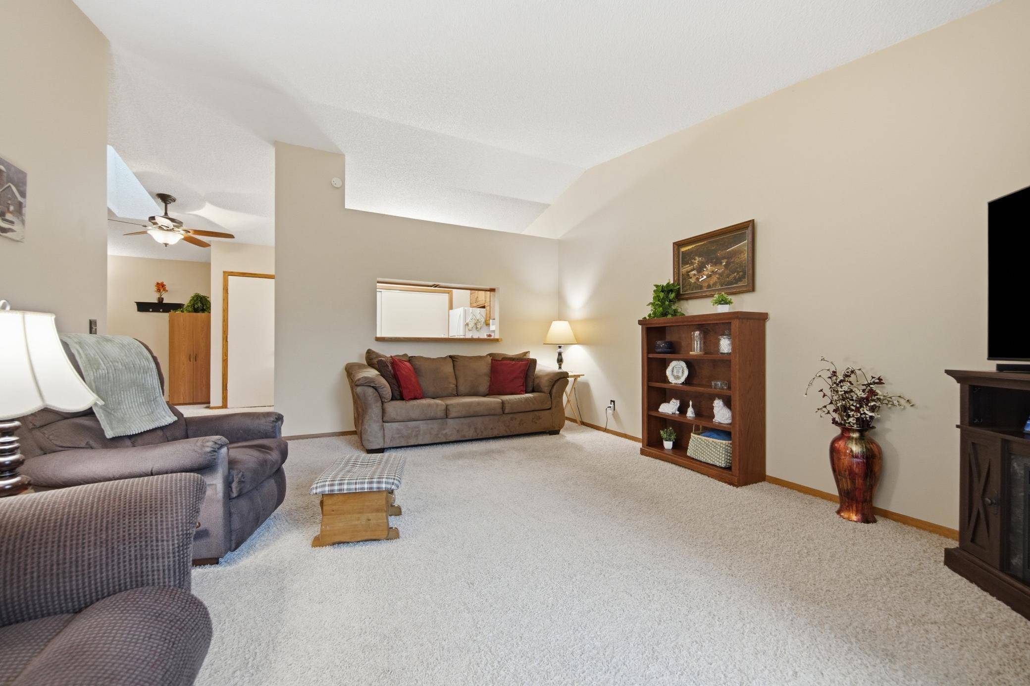 11137 Edgewood CIR N, Champlin, MN 55316