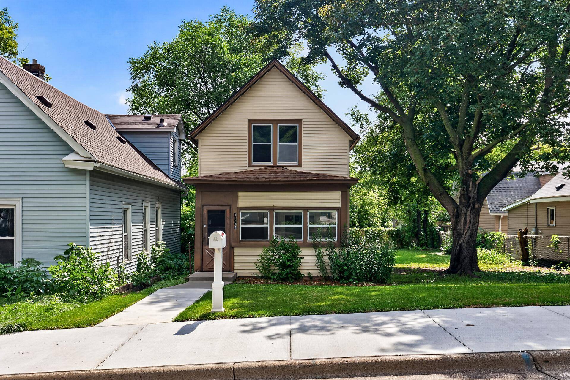 1094 Kent ST, Saint Paul, MN 55117