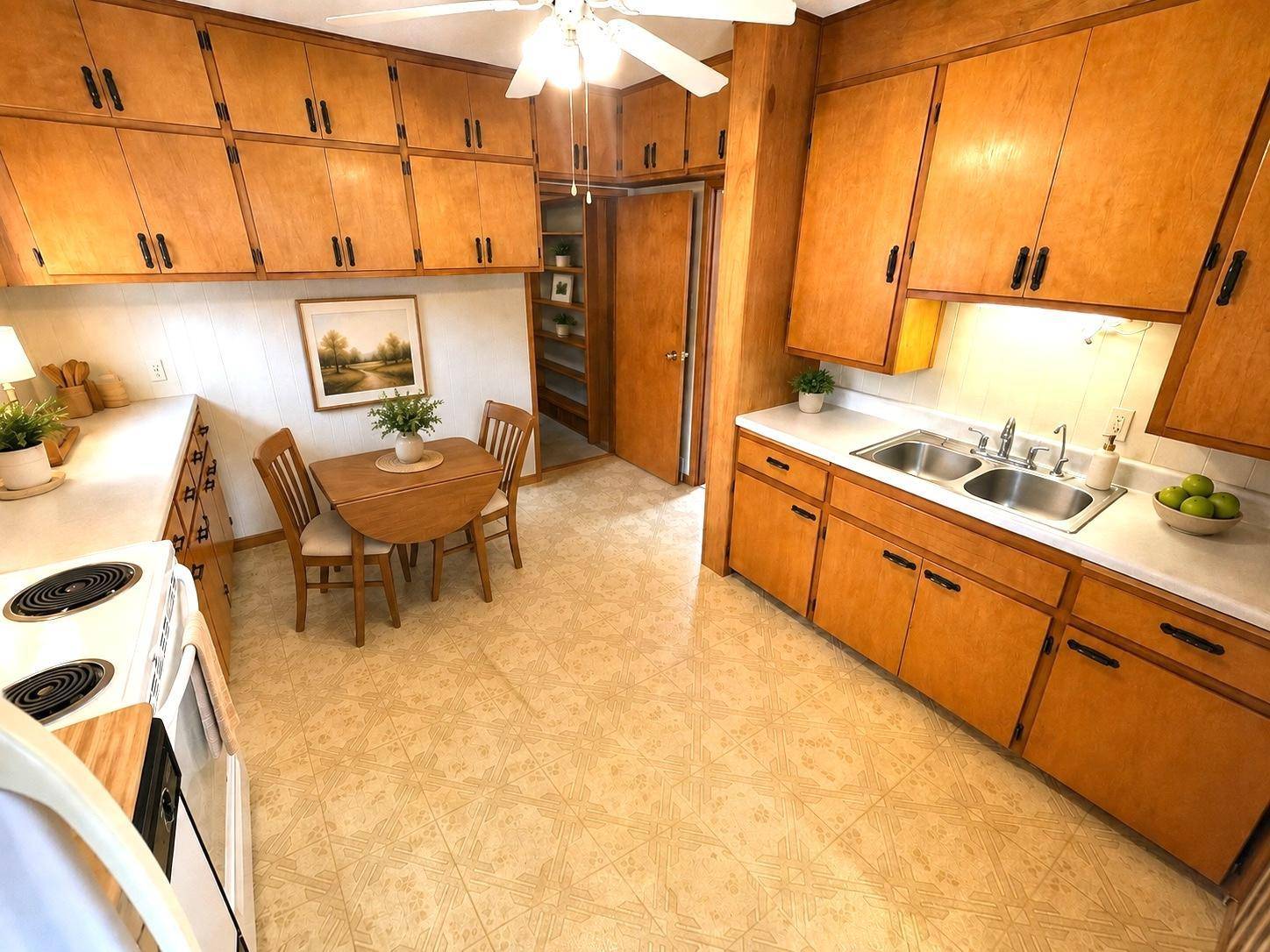 302 W Marshall ST, Marshall, MN 56258