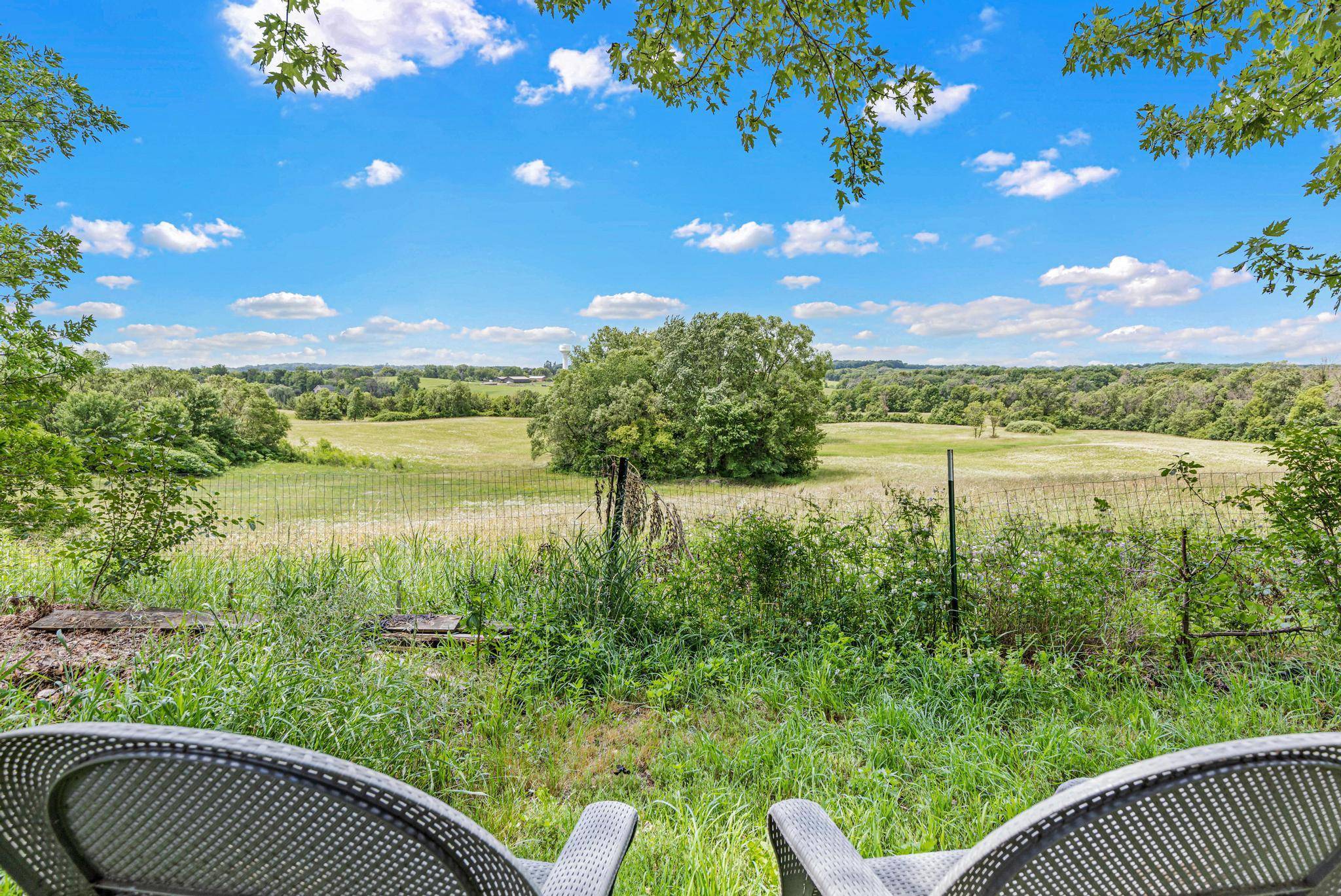 8955 Hilltop DR, Saint Bonifacius, MN 55375