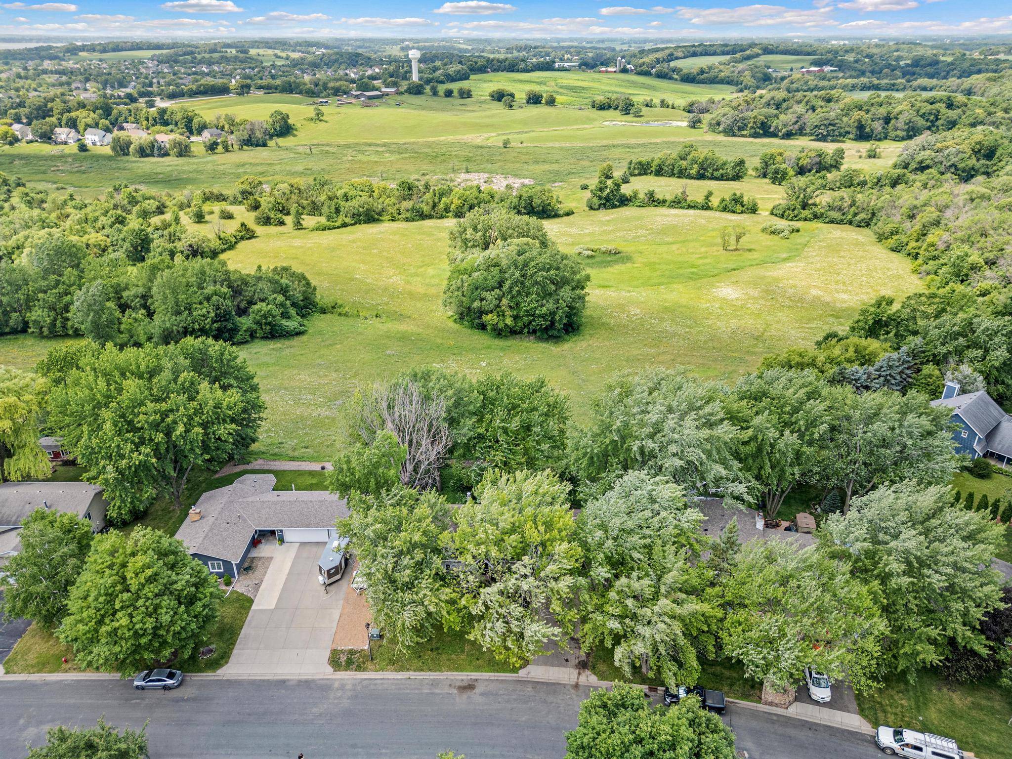 8955 Hilltop DR, Saint Bonifacius, MN 55375