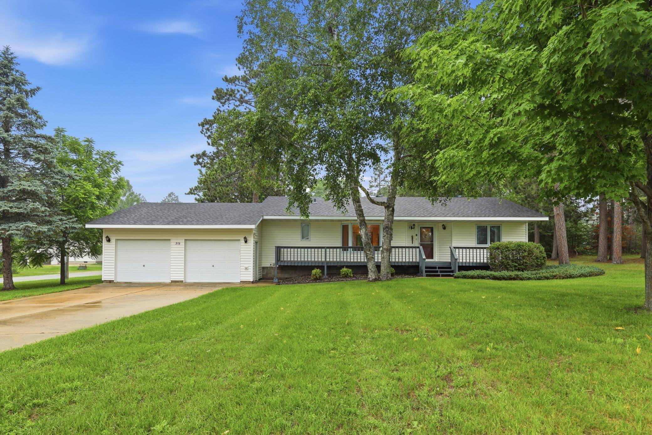 319 1st ST NW, Menahga, MN 56464