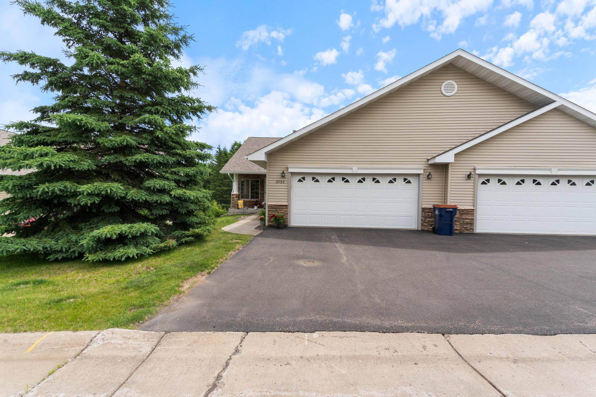 3753 Keene Creek LN, Hermantown, MN 55811