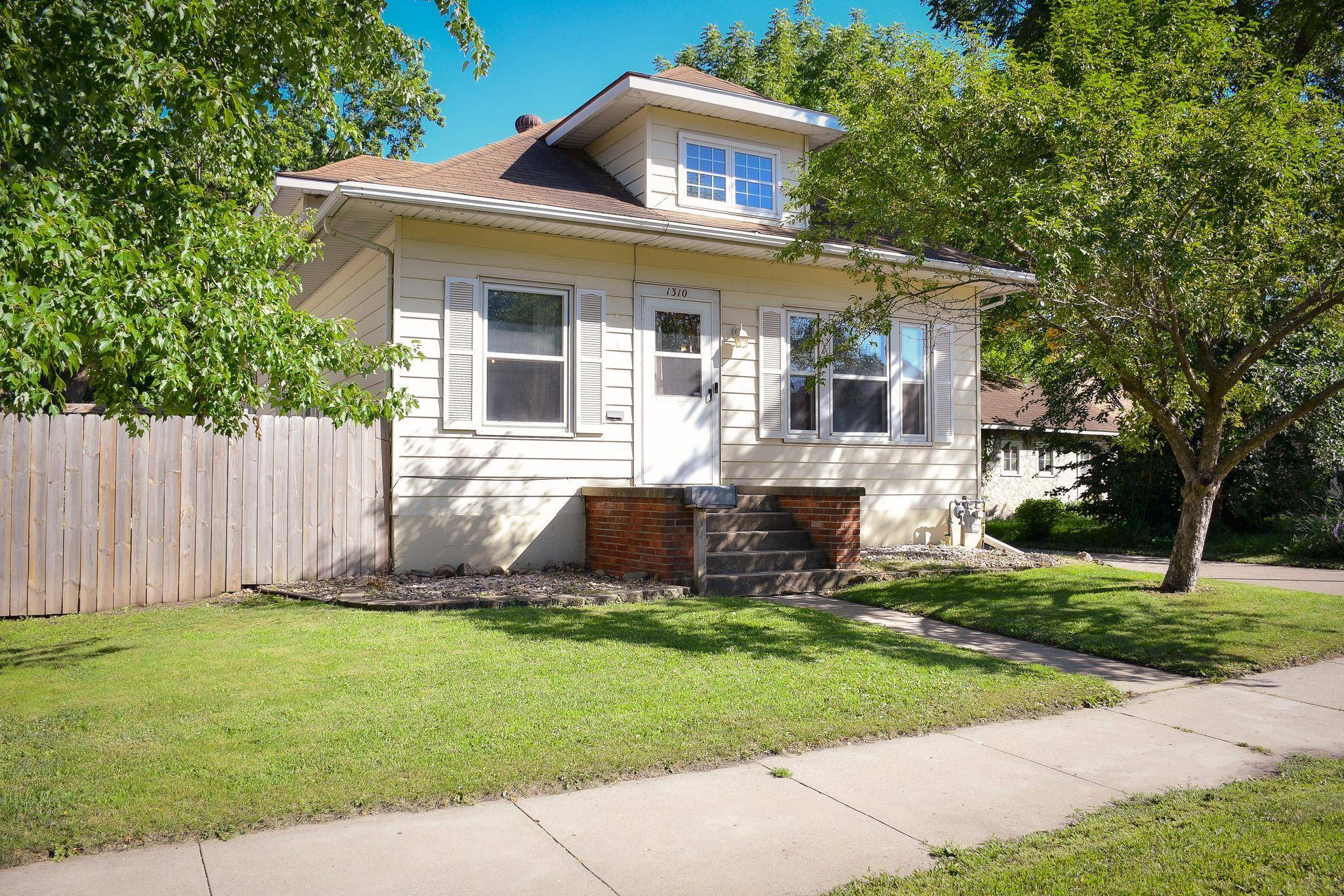 1310 5th AVE, Worthington, MN 56187