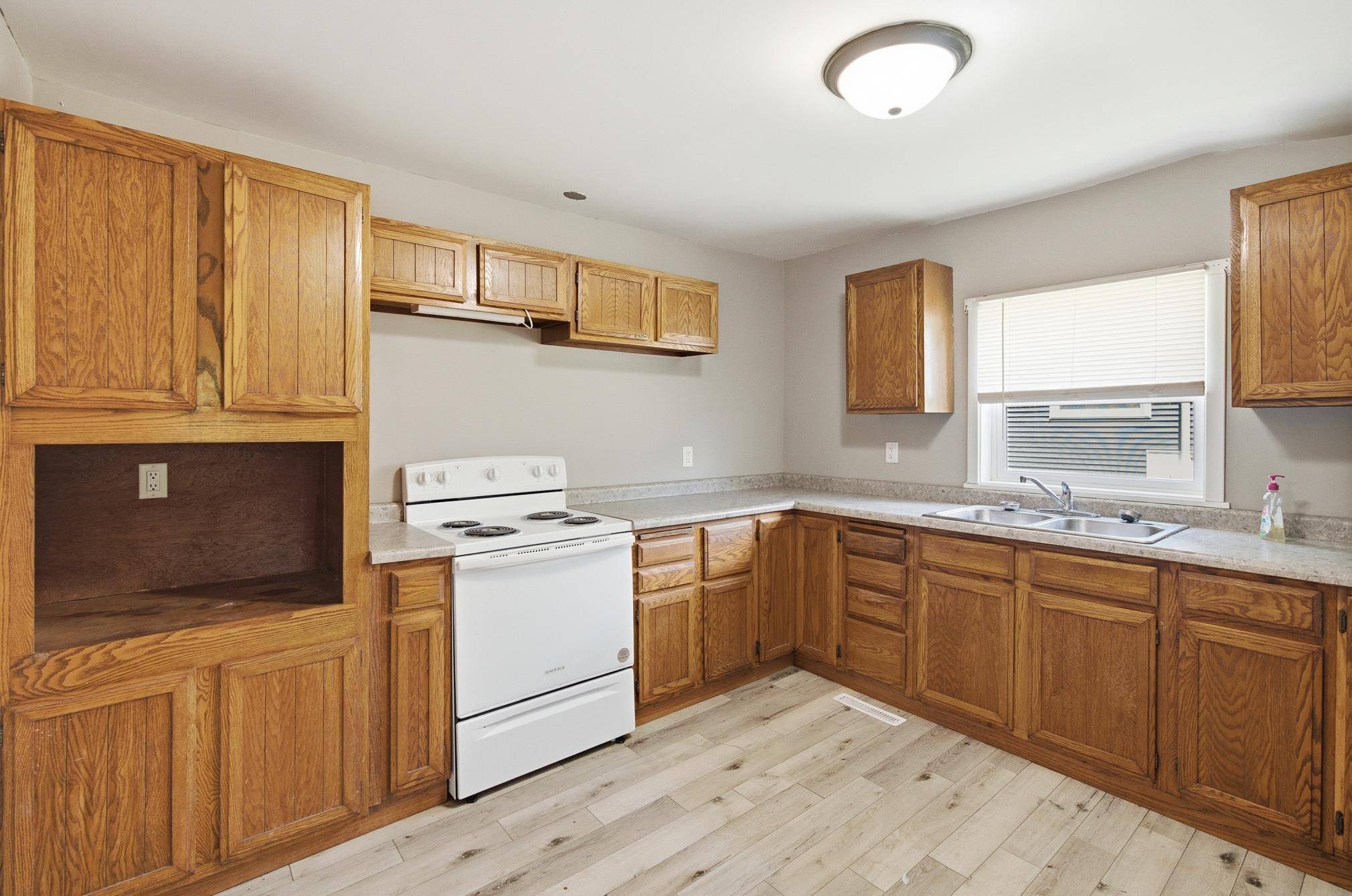 104 N Secor ST, Bricelyn, MN 56014
