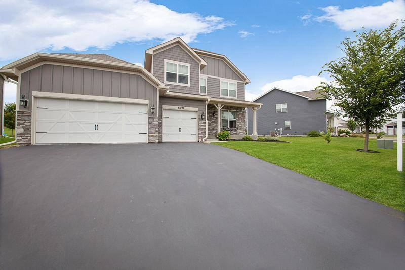 8622 Platinum CV, Woodbury, MN 55129