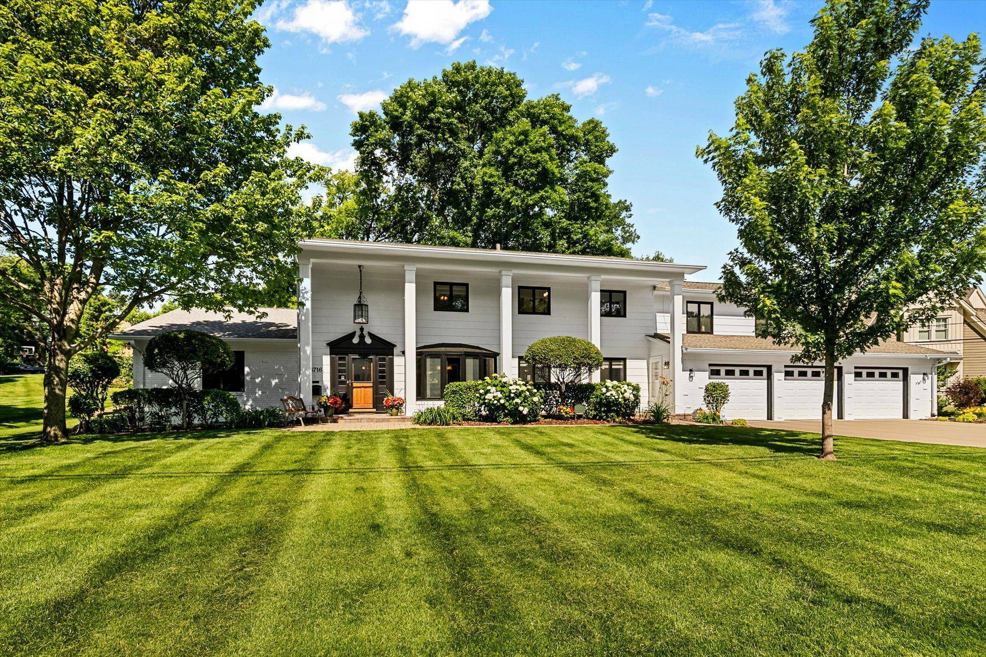 6716 W Shore DR, Edina, MN 55435