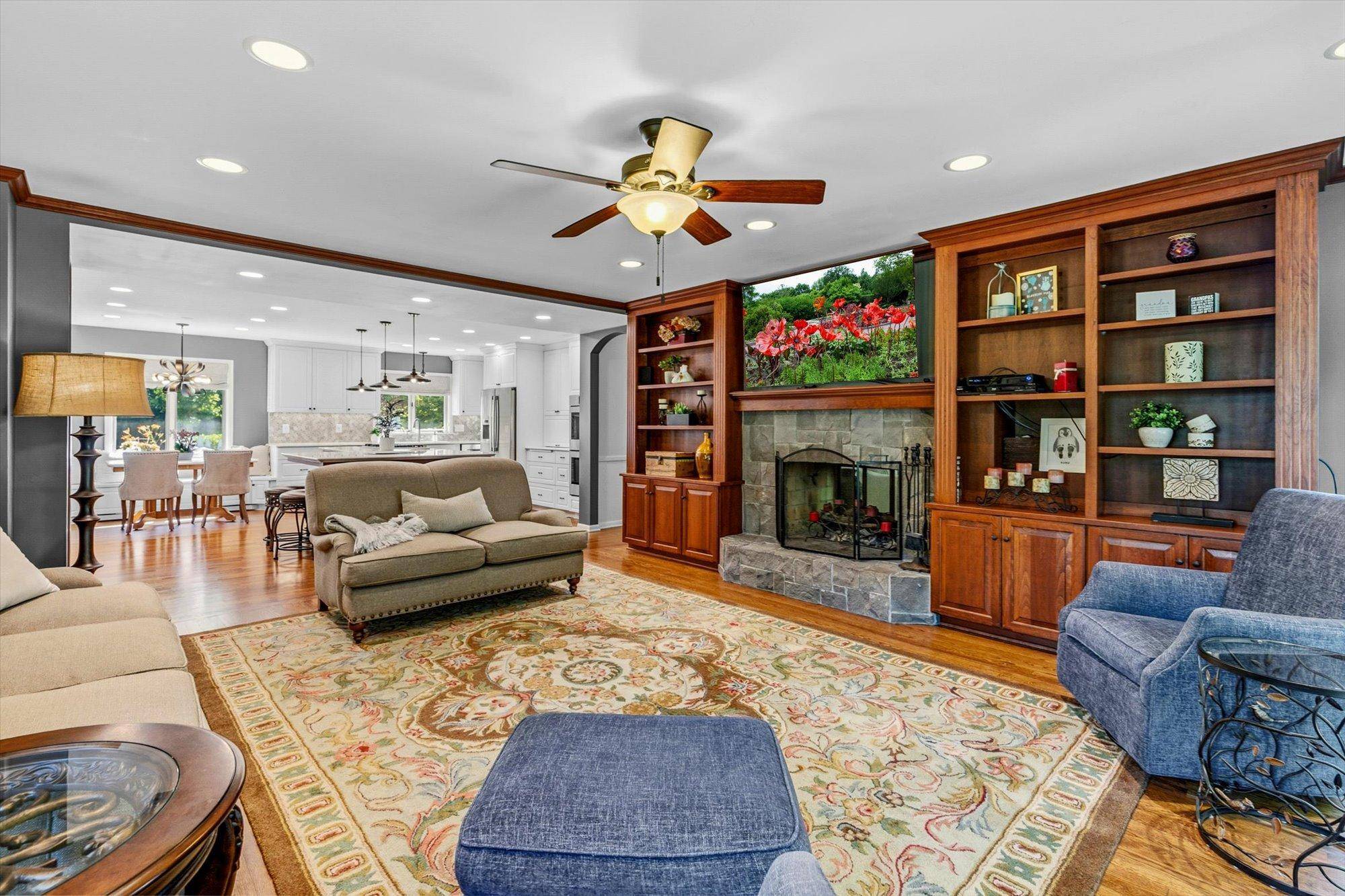 6716 W Shore DR, Edina, MN 55435
