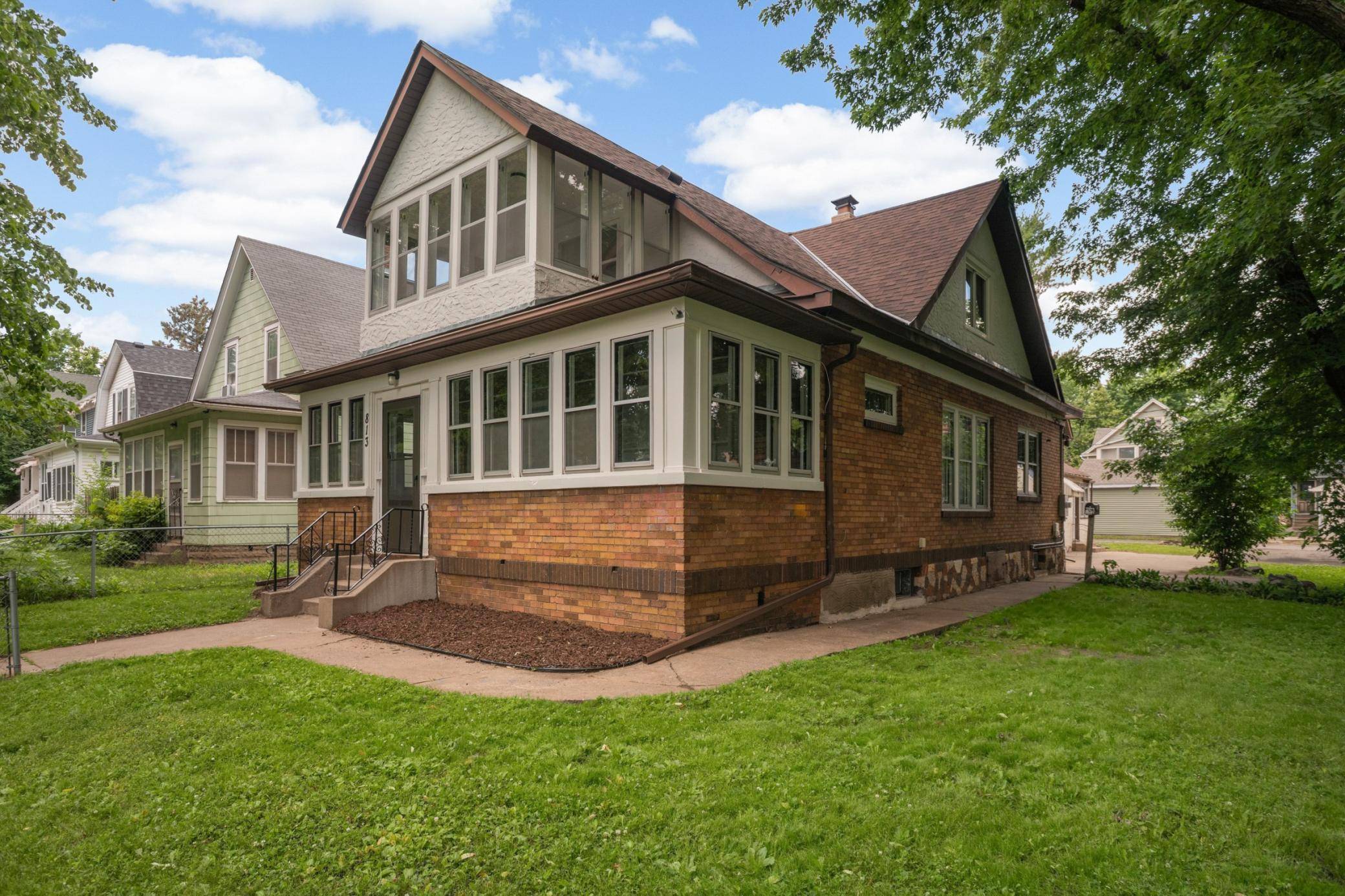 813 Blair AVE, Saint Paul, MN 55104