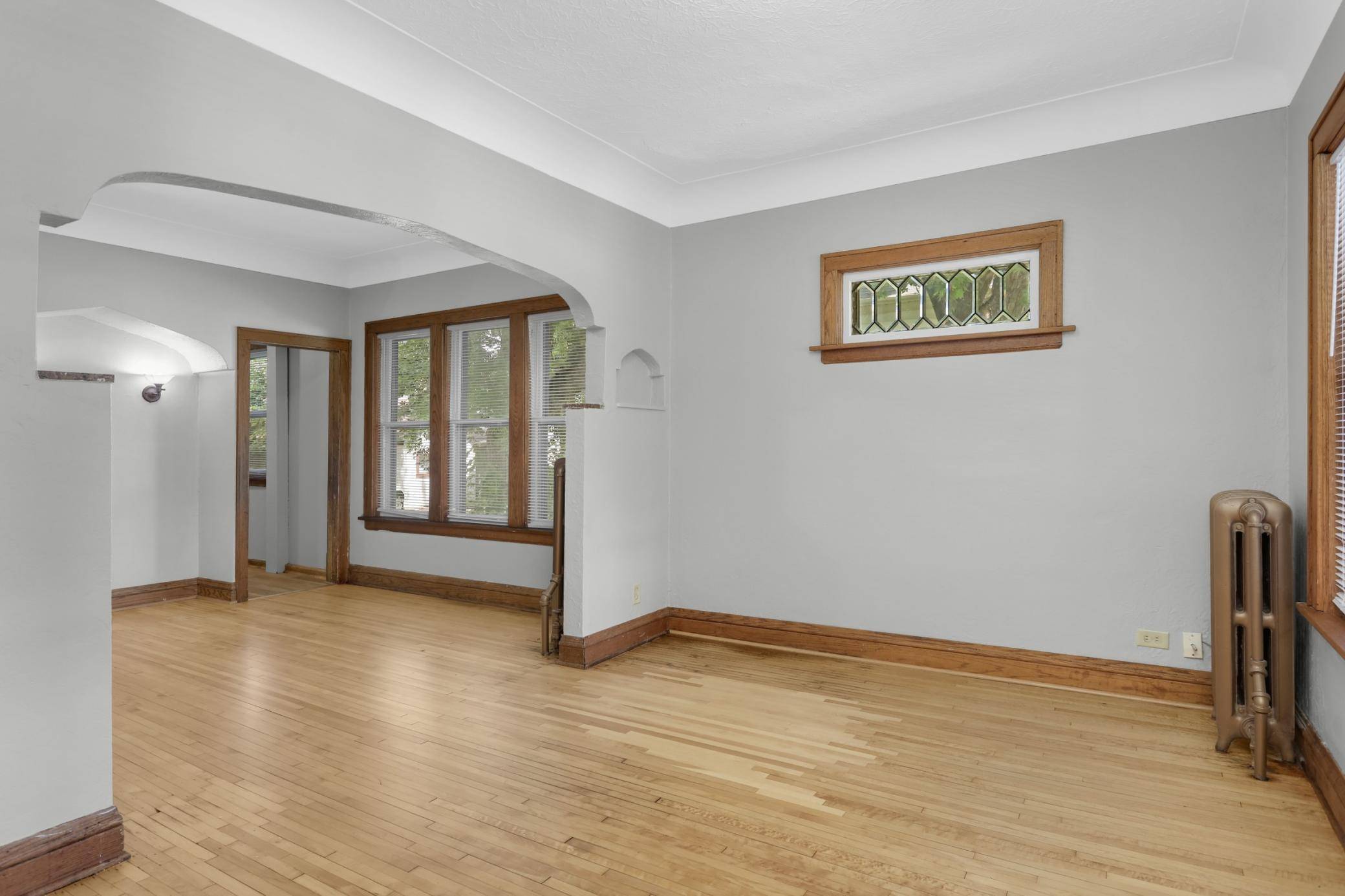 813 Blair AVE, Saint Paul, MN 55104