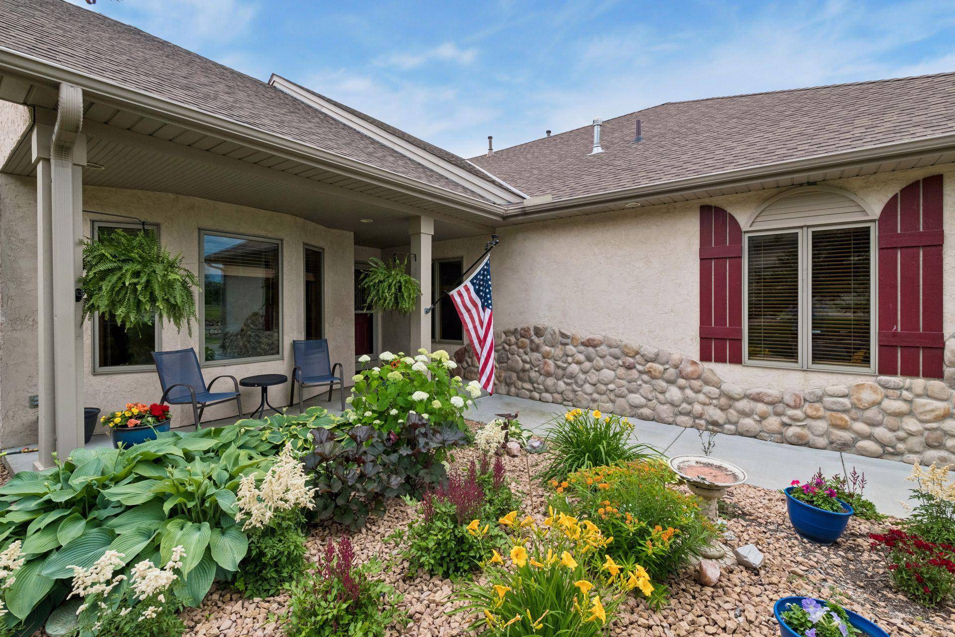 8732 Wedgemere DR, Victoria, MN 55386