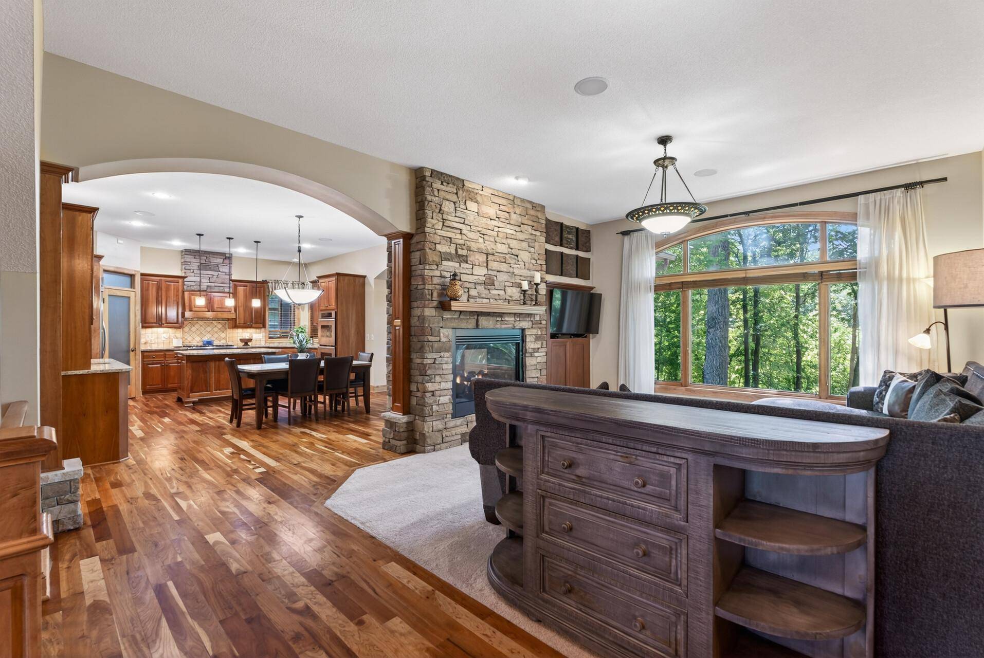 9951 Vagabond CT N, Maple Grove, MN 55311