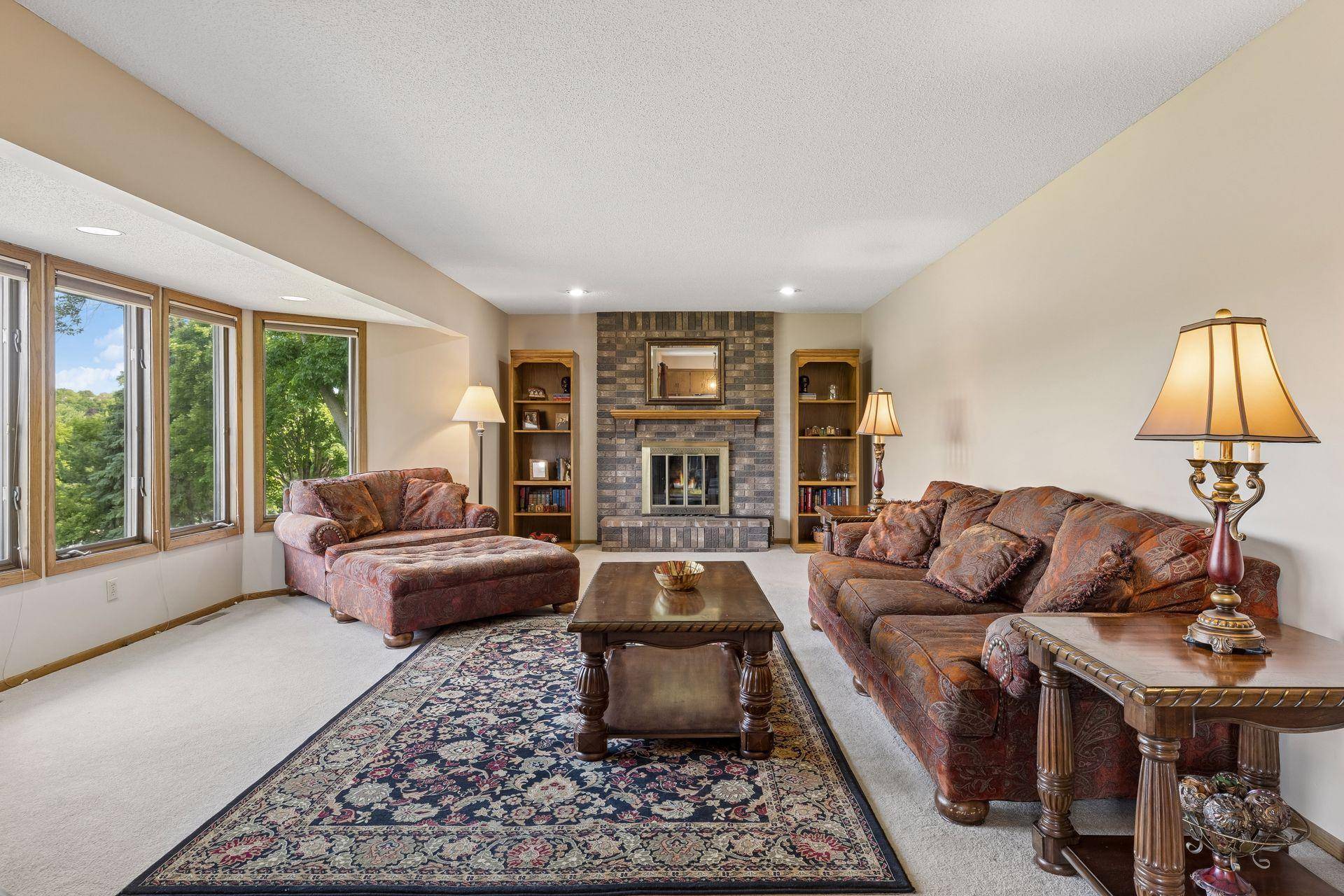 7885 Kingsview LN N, Maple Grove, MN 55311
