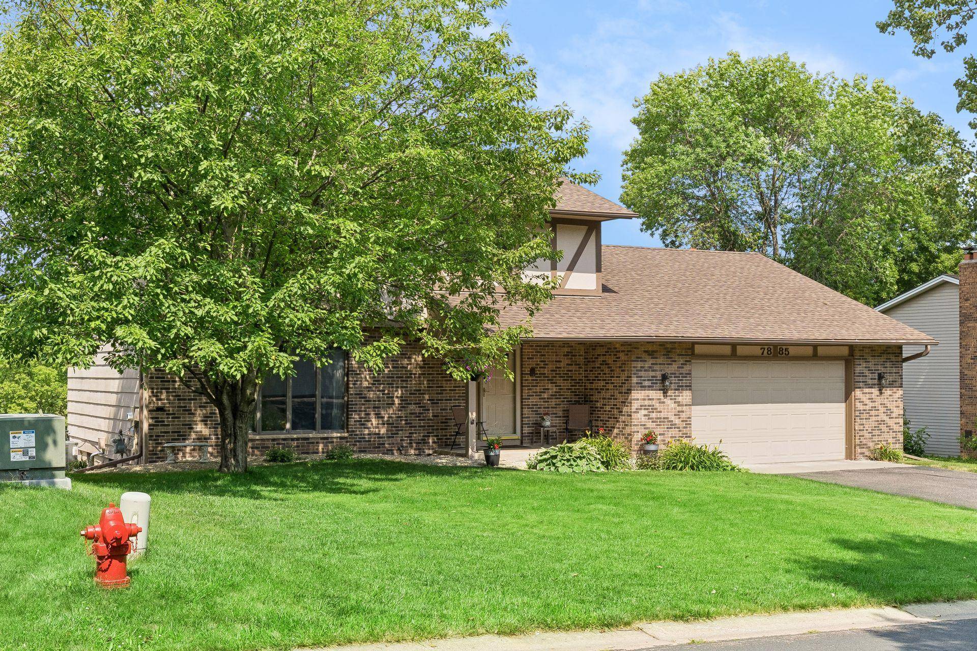 7885 Kingsview LN N, Maple Grove, MN 55311