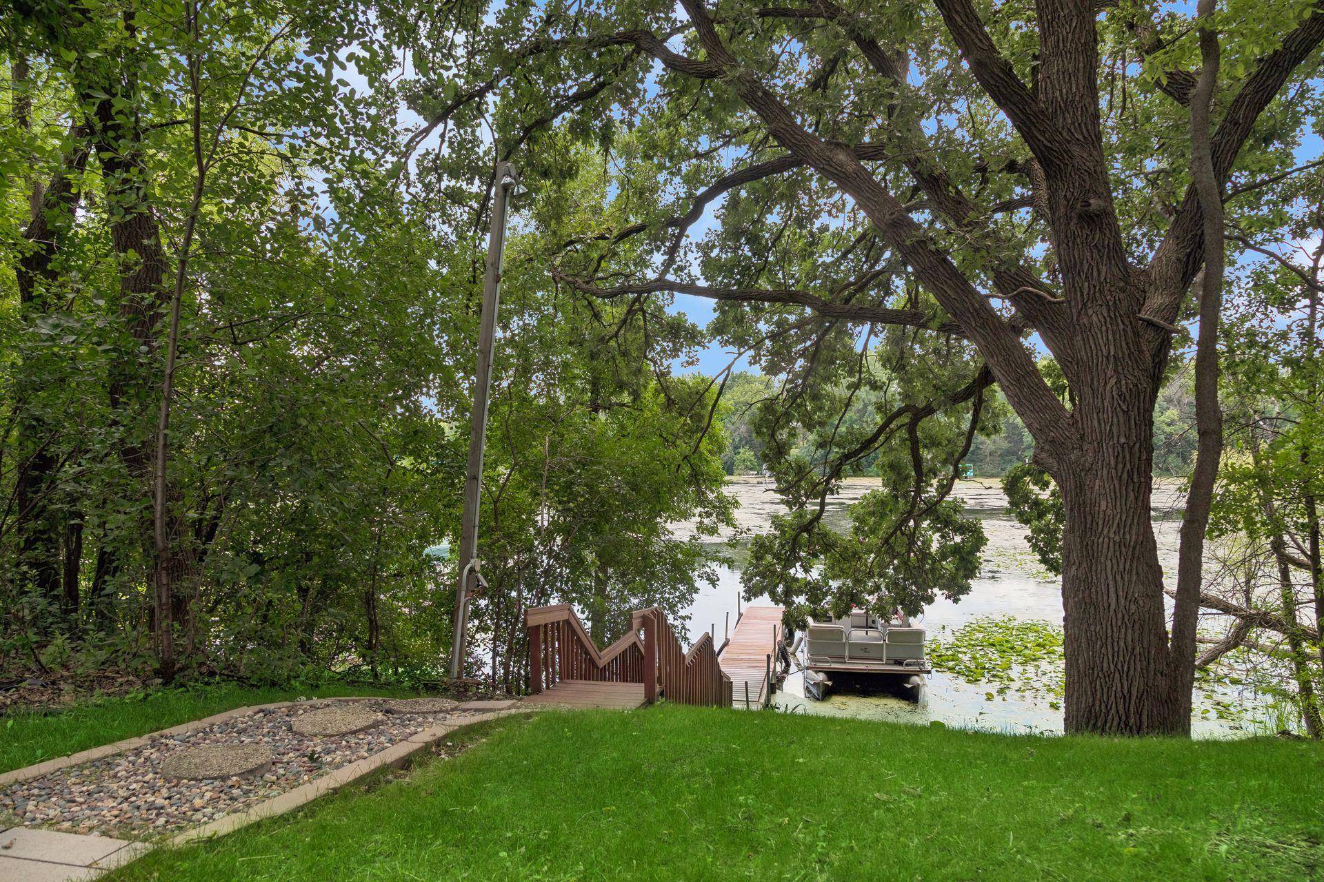 16847 Terrey Pine DR, Eden Prairie, MN 55347