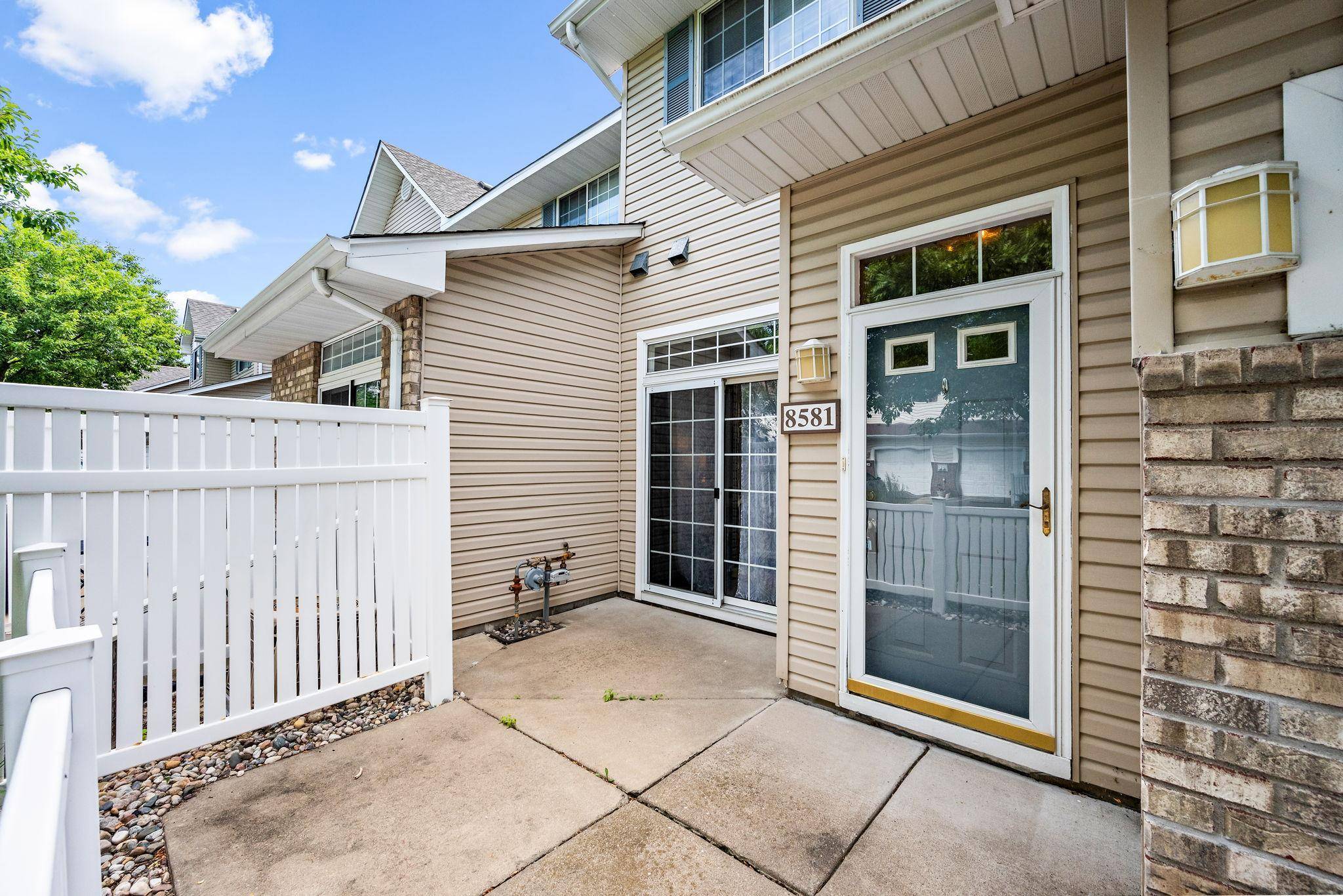 8581 Cortland RD, Eden Prairie, MN 55344
