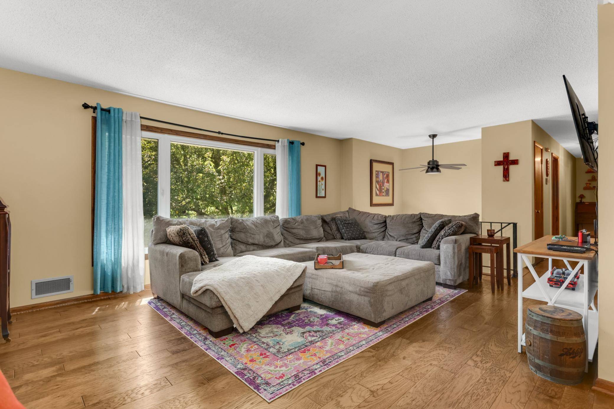 7660 Heritage RD, Eden Prairie, MN 55346