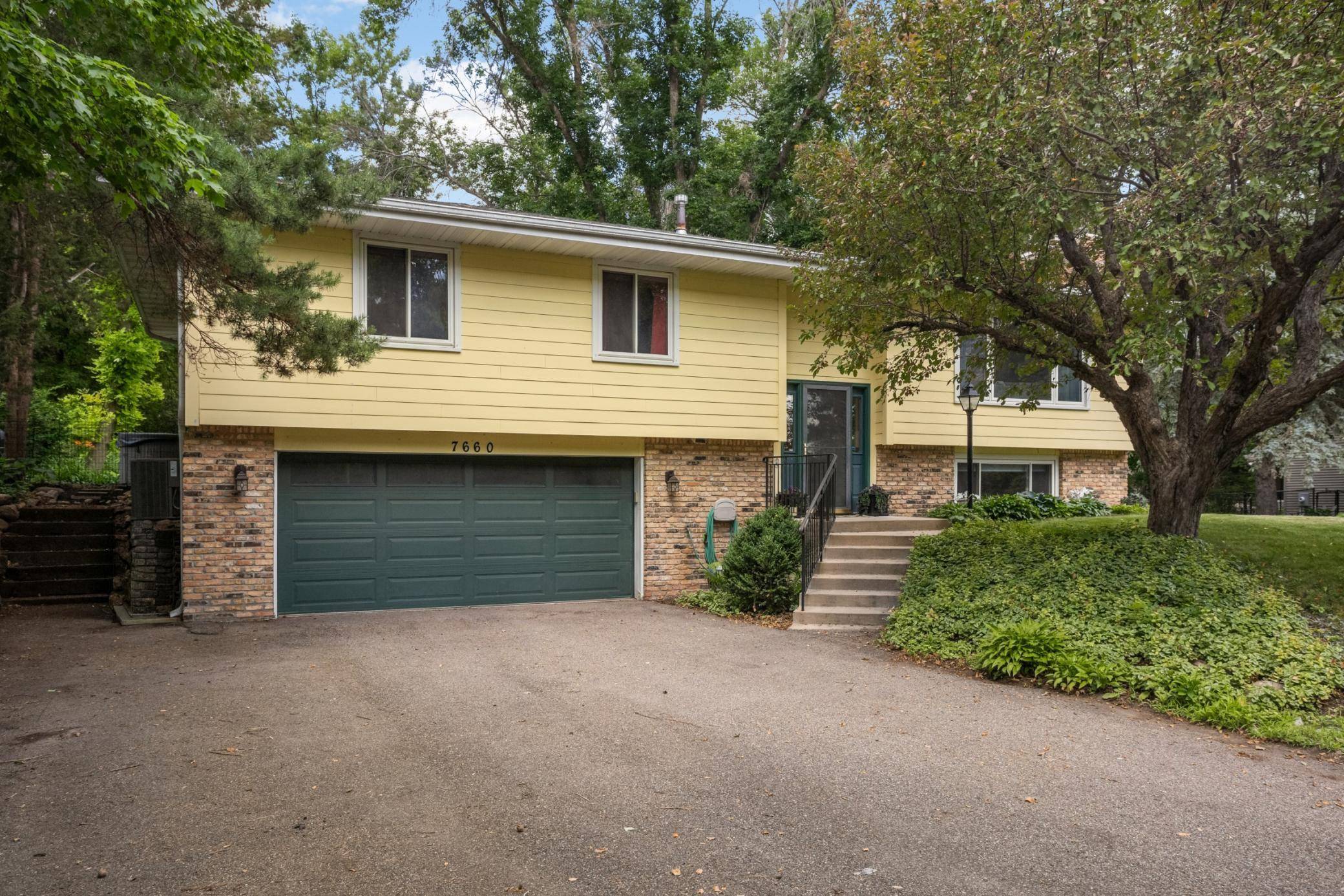 7660 Heritage RD, Eden Prairie, MN 55346
