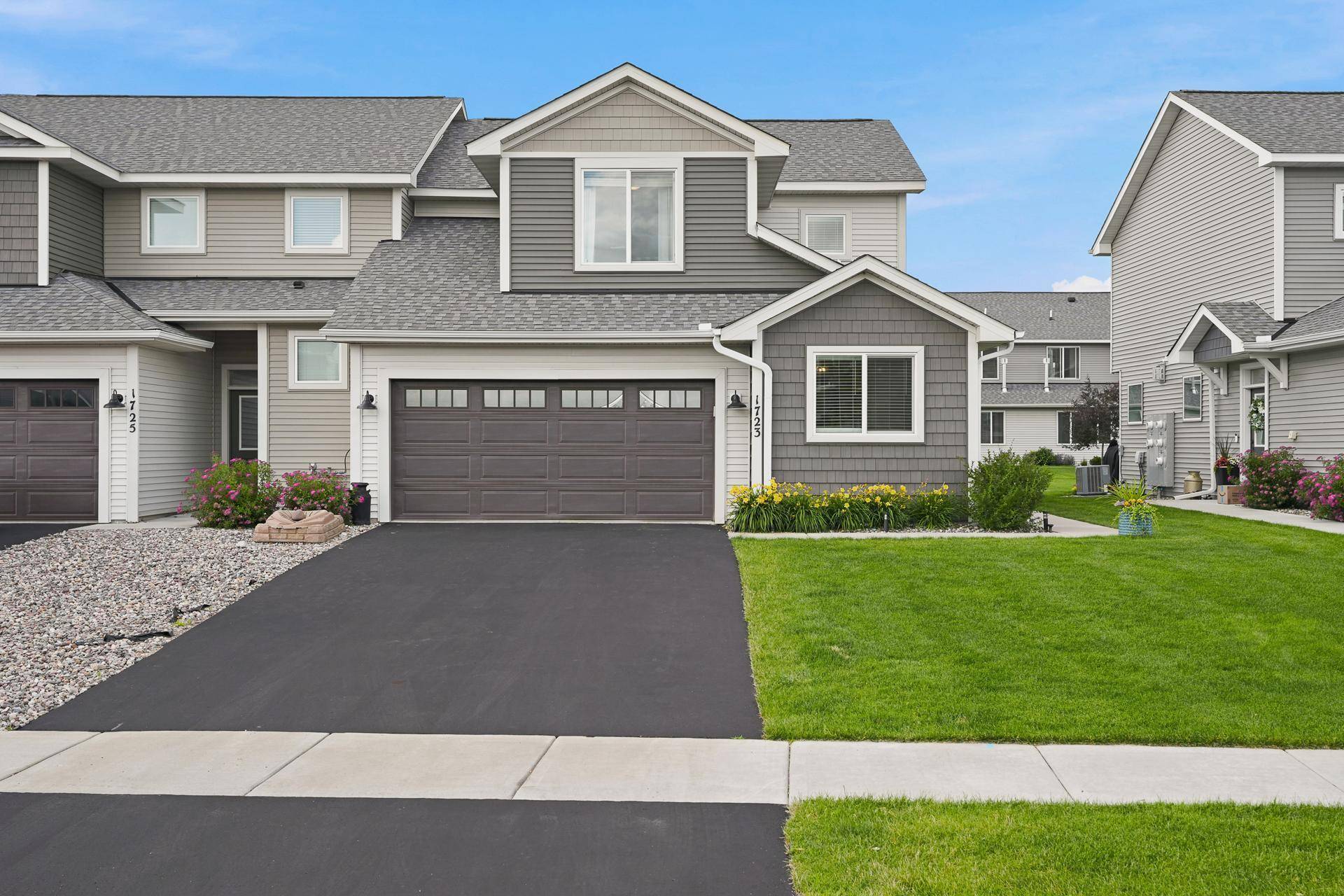 1723 Southpoint LN, Hudson, WI 54016